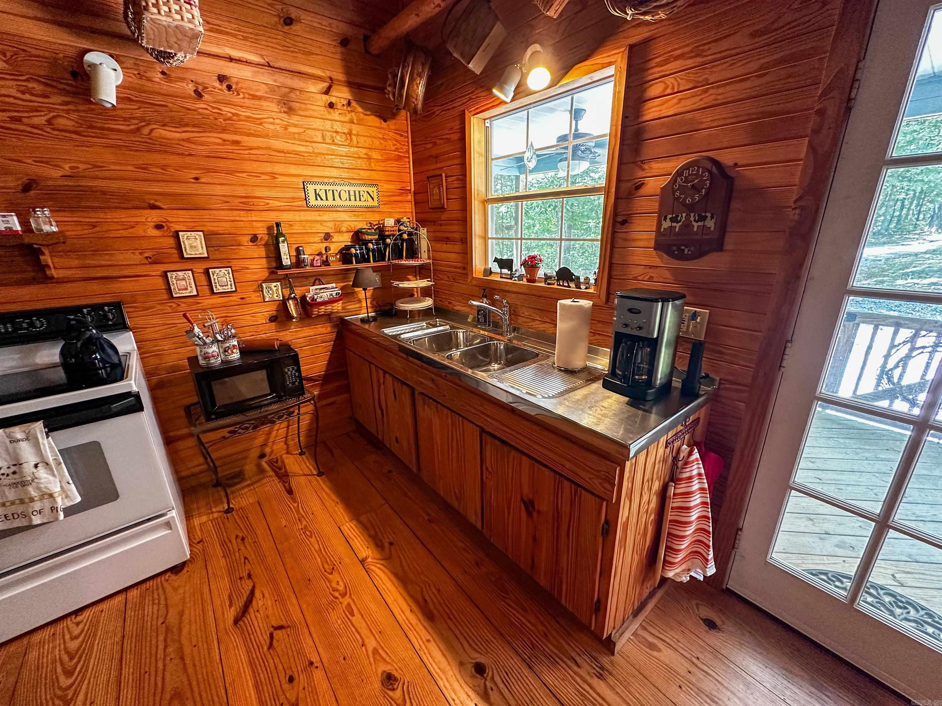 299 Buck Pond  Mountain View, AR