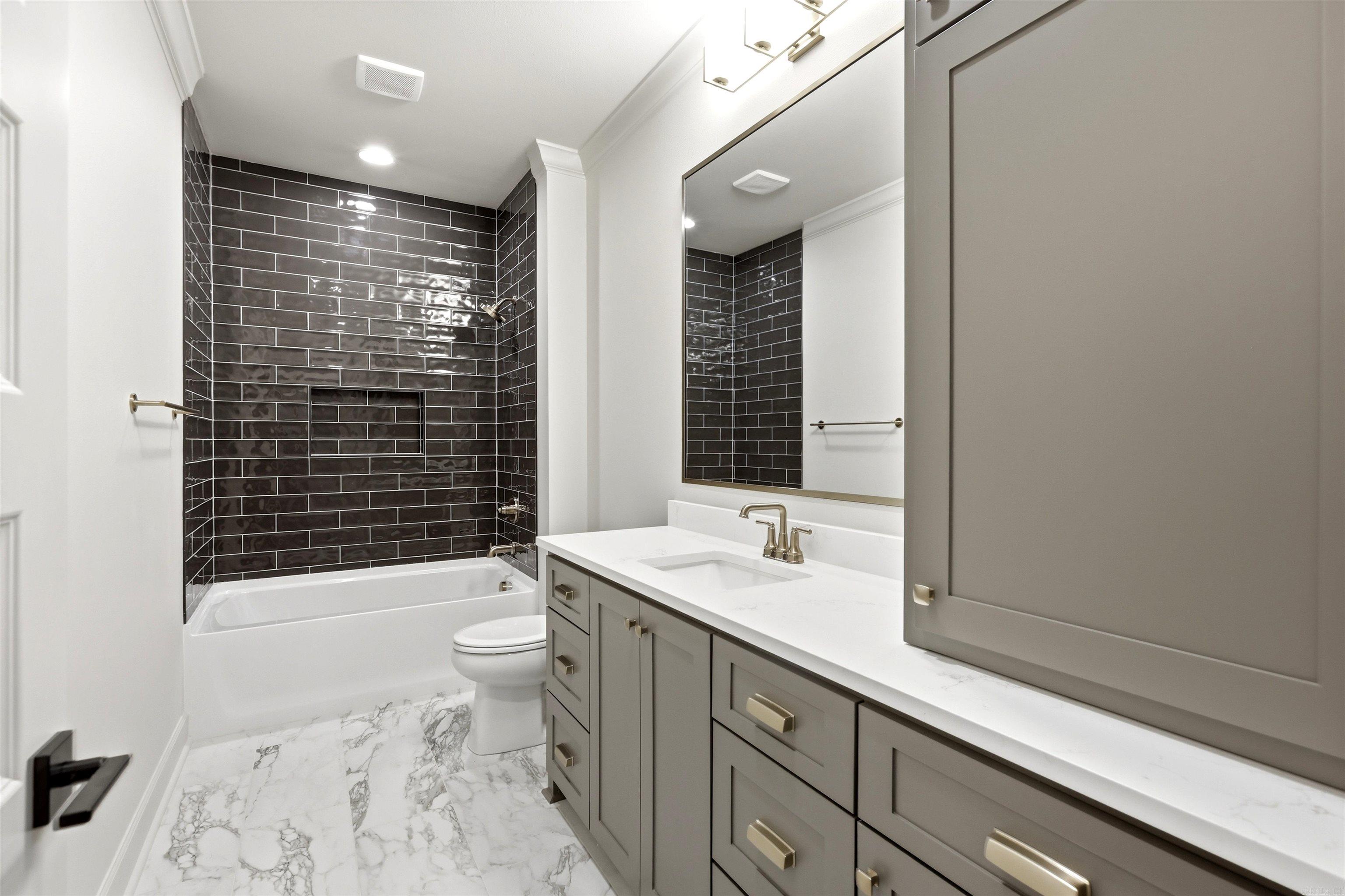 45 Mountain Brook  Little Rock, AR