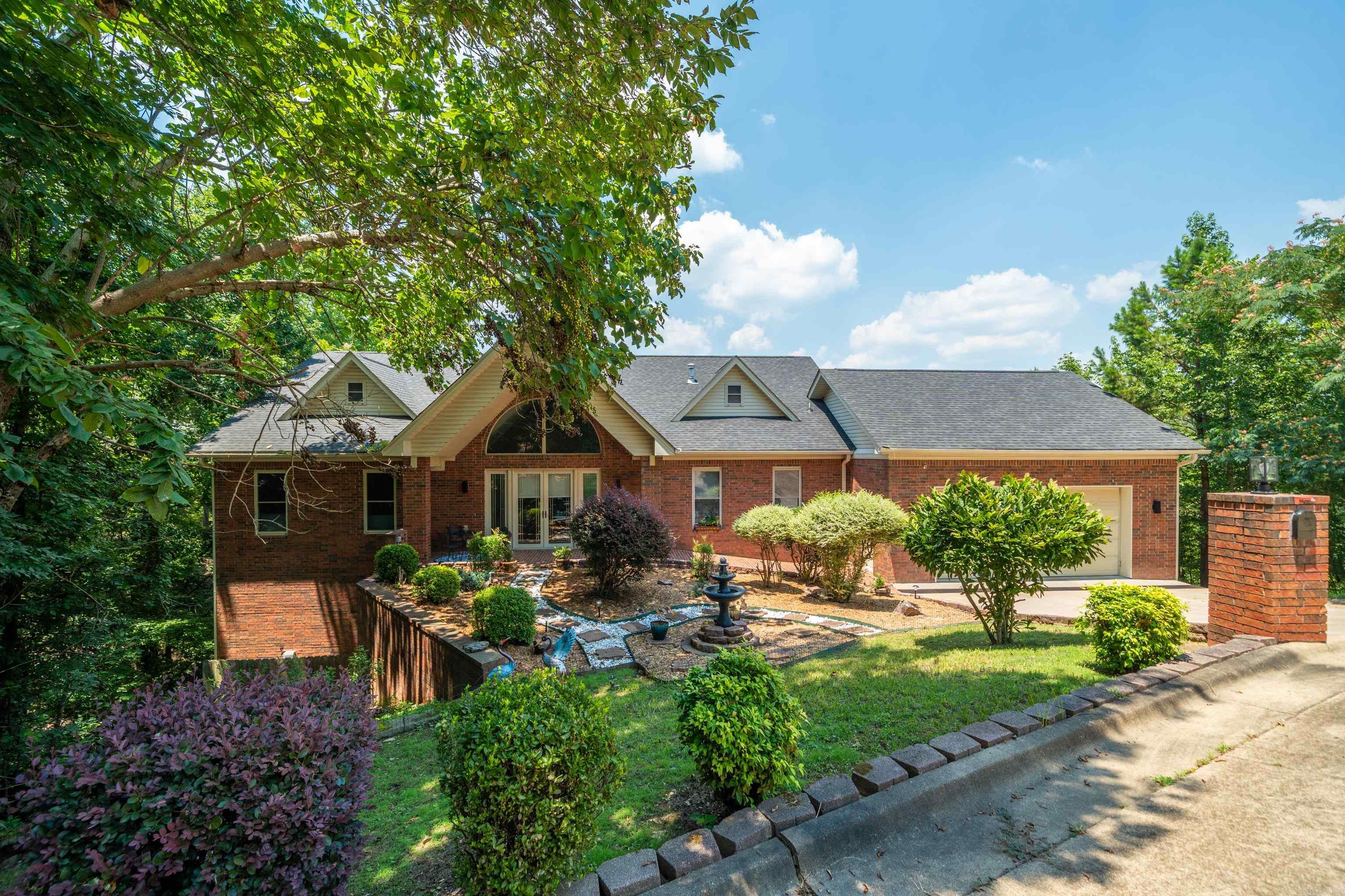 139 Waterfront  Hot Springs, AR