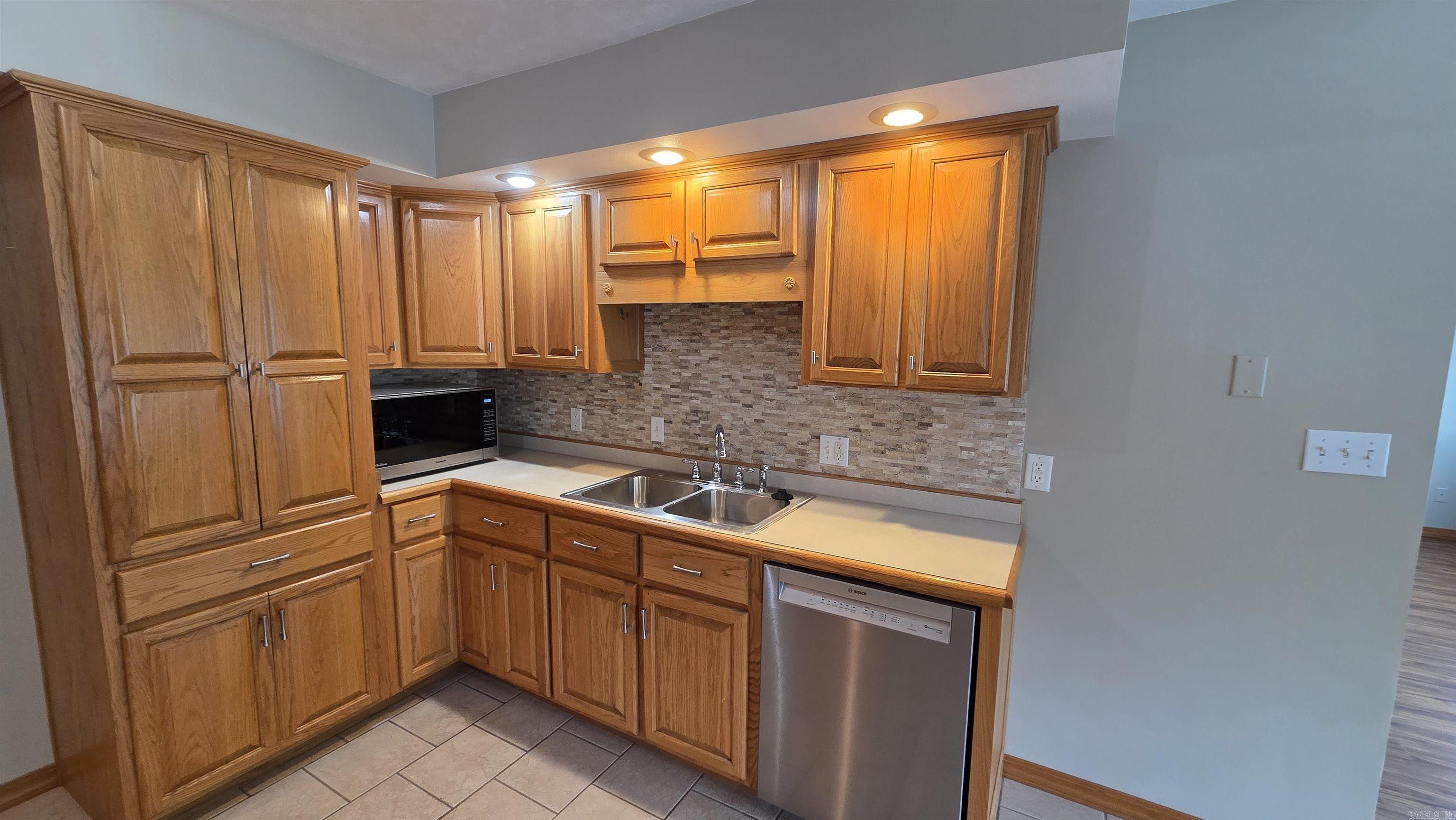 60 Red Fox  Greers Ferry, AR