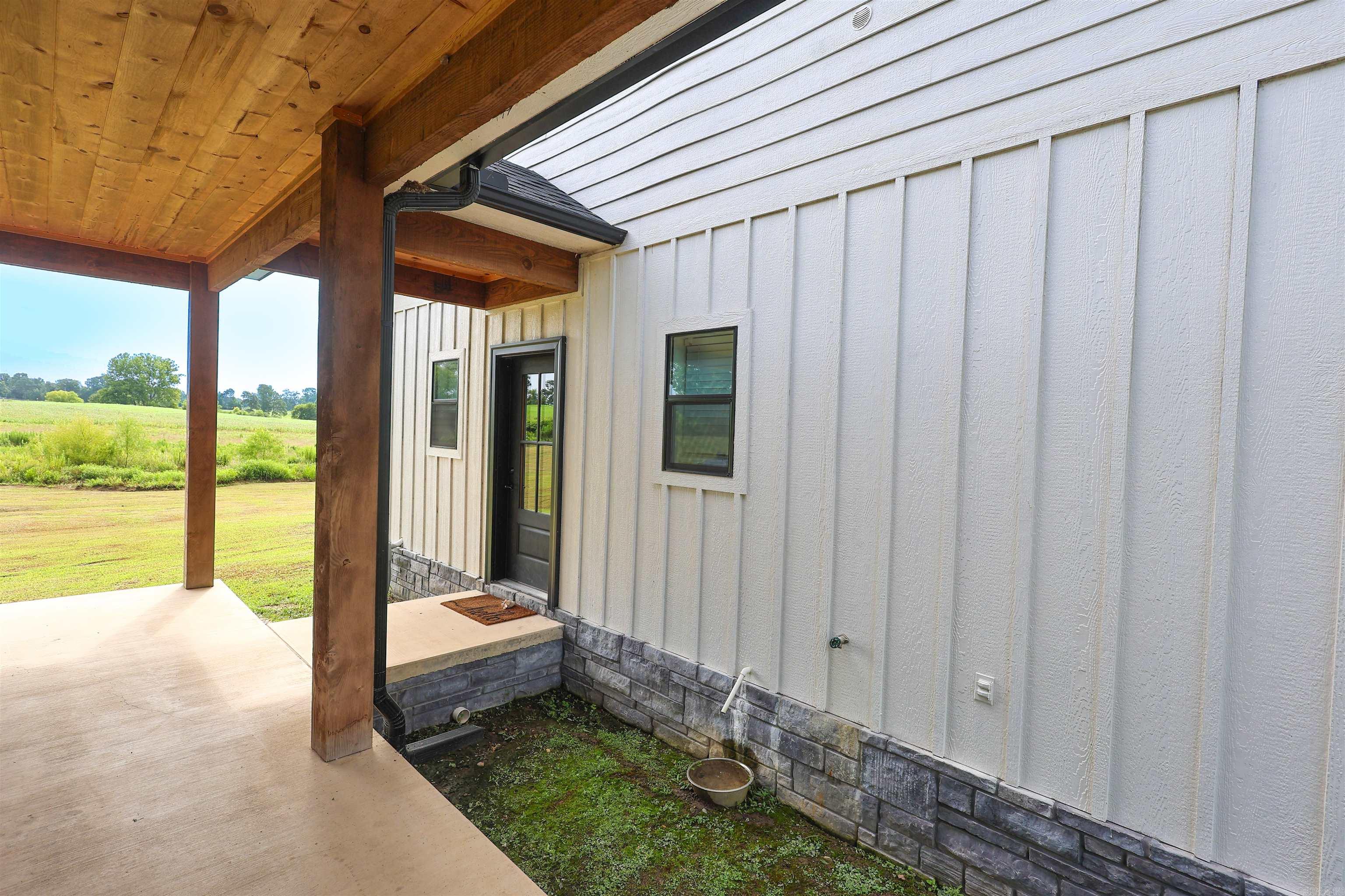 16284 HWY 278  Umpire, AR