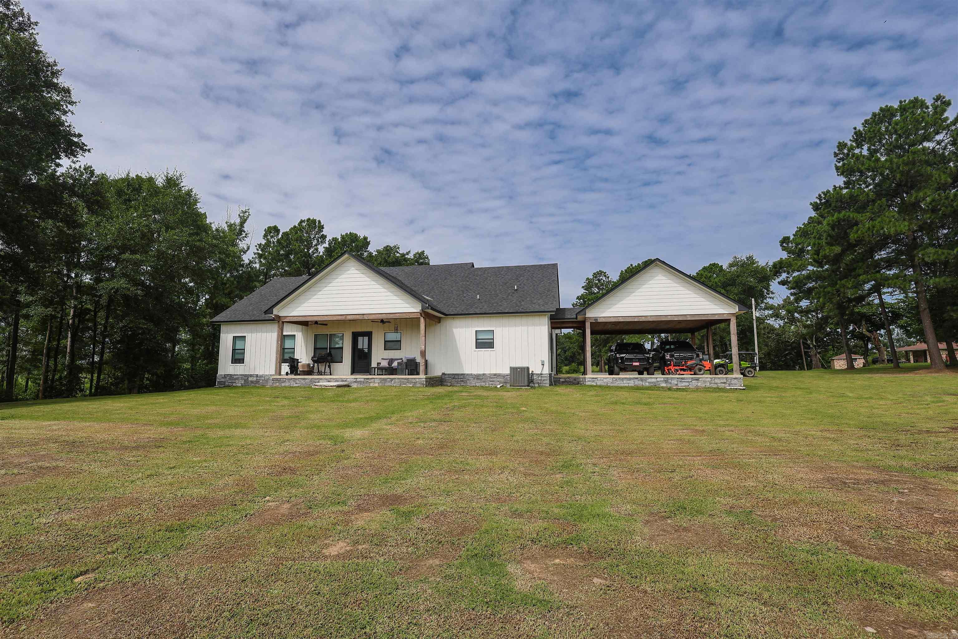 16284 HWY 278  Umpire, AR