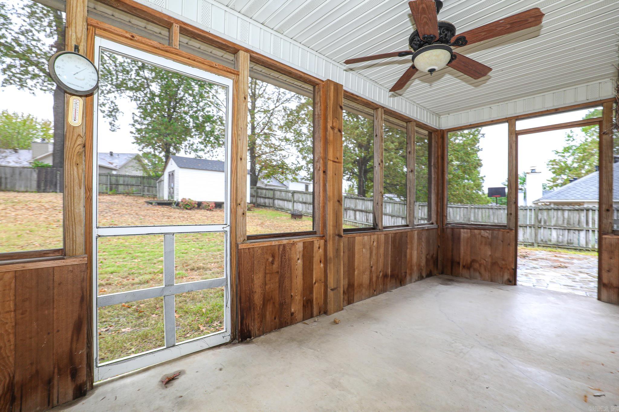 1816 DOVE DR  Benton, AR