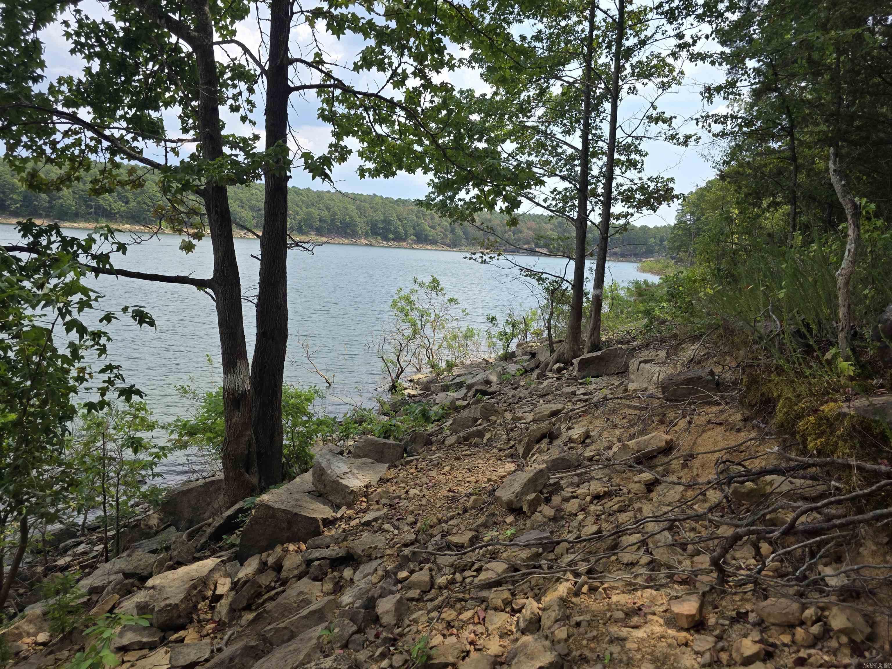 1000 Twin Cove  Greers Ferry, AR