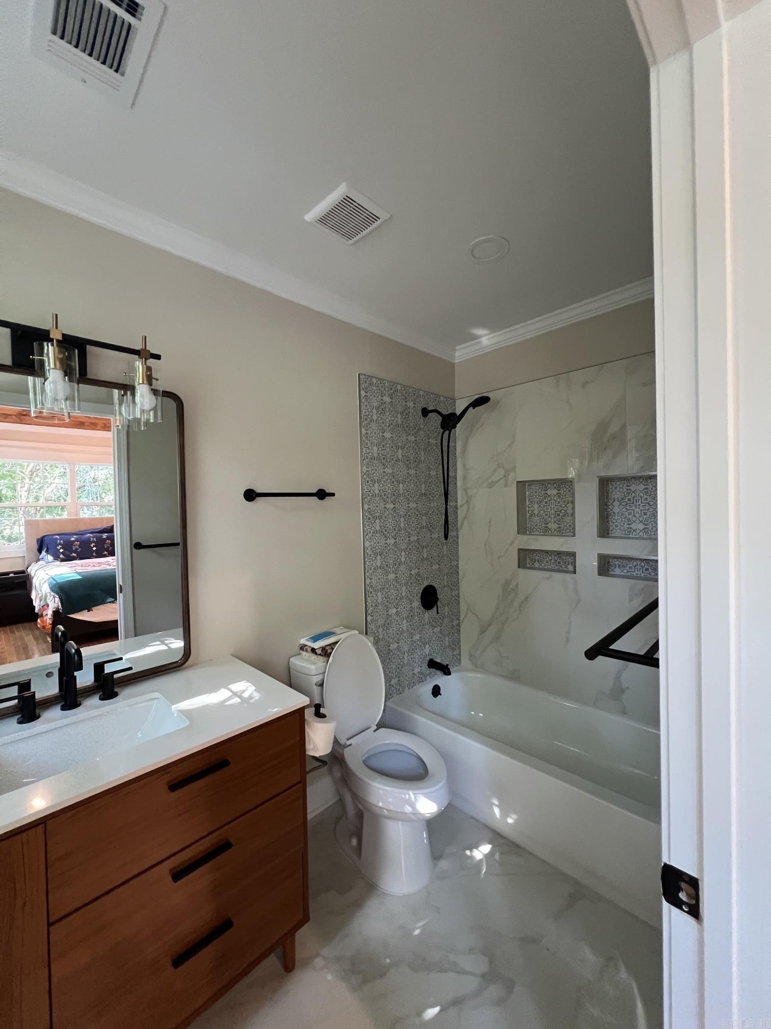 6223 CANTRELL  Little Rock, AR