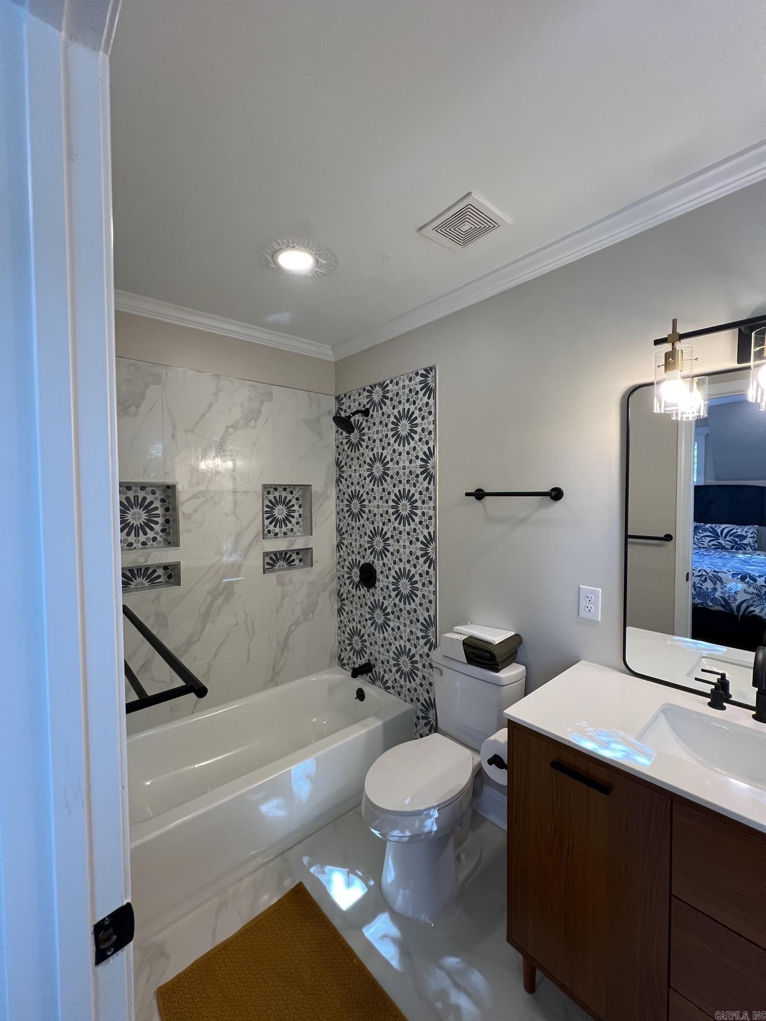 6223 CANTRELL  Little Rock, AR