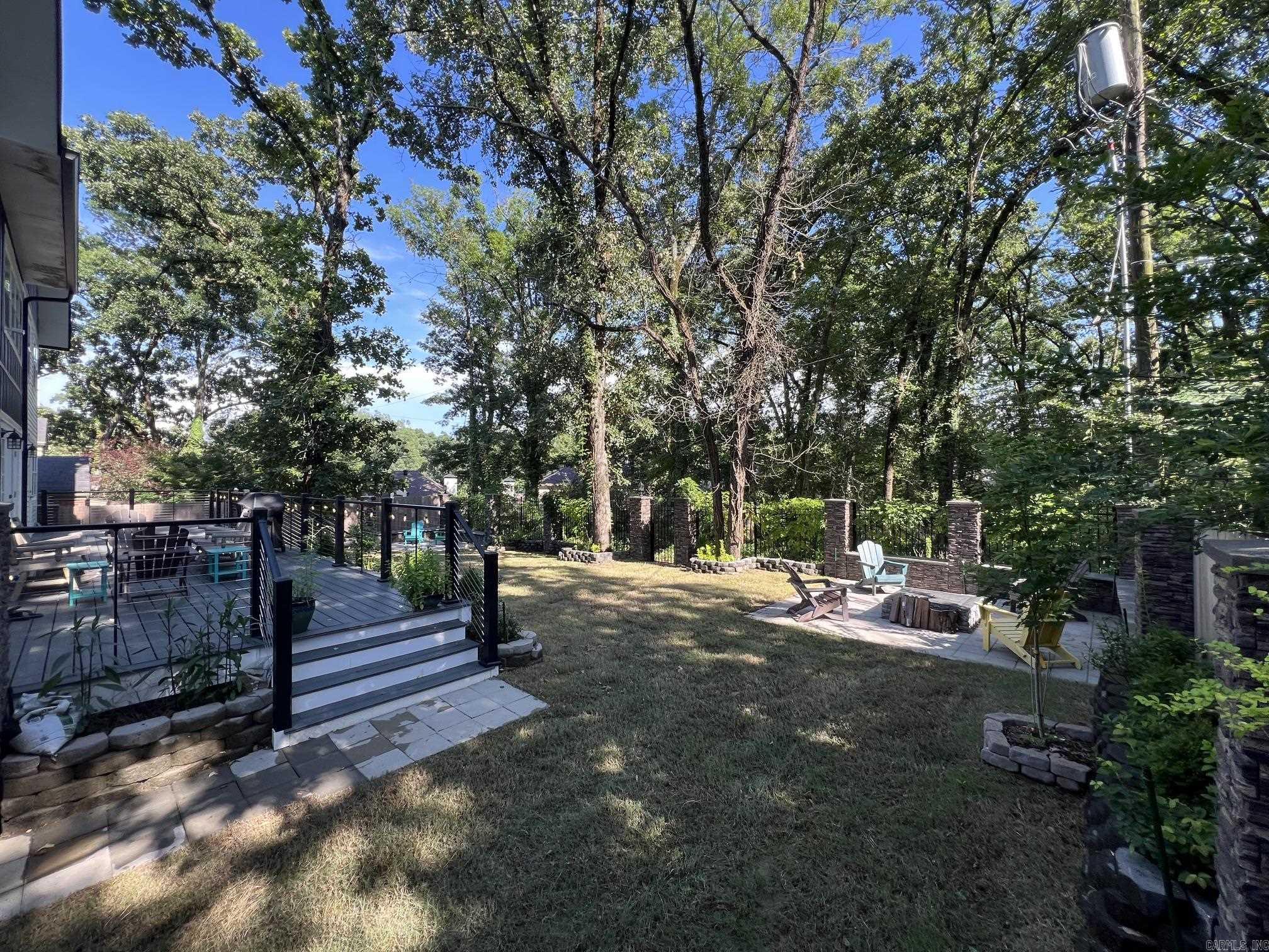 6223 CANTRELL  Little Rock, AR