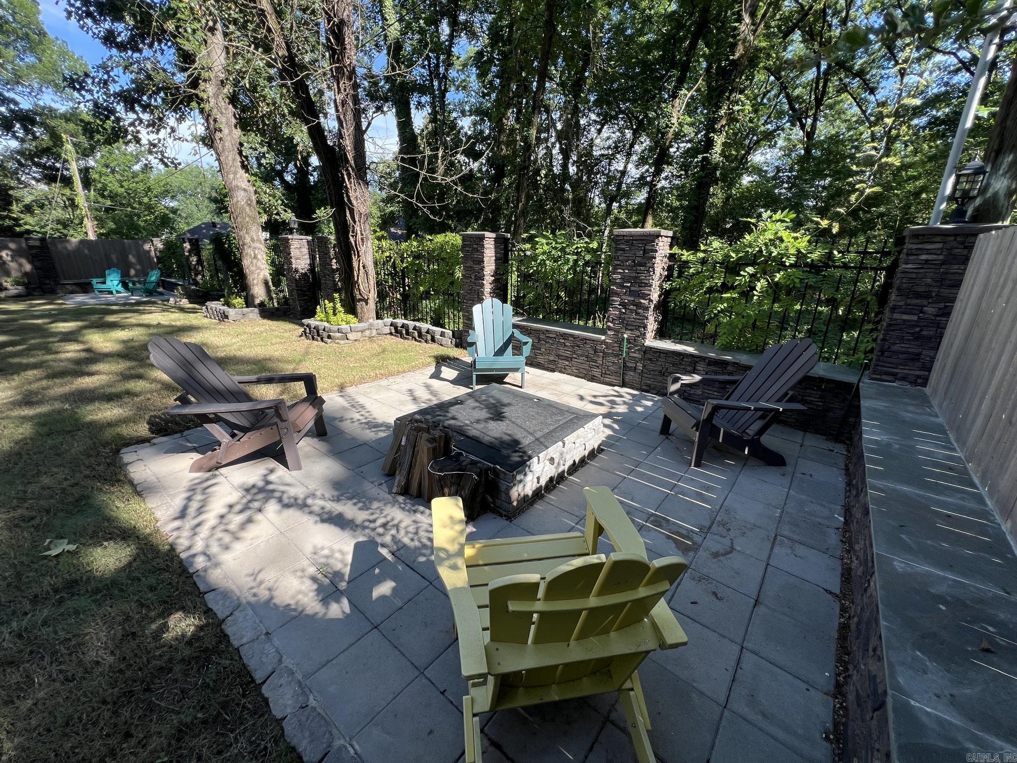 6223 CANTRELL  Little Rock, AR