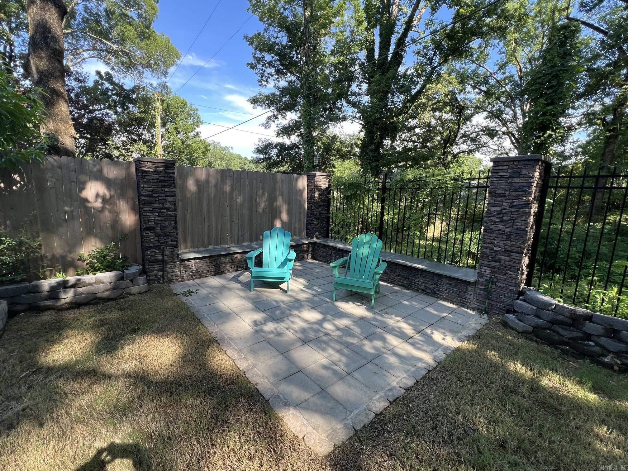 6223 CANTRELL  Little Rock, AR