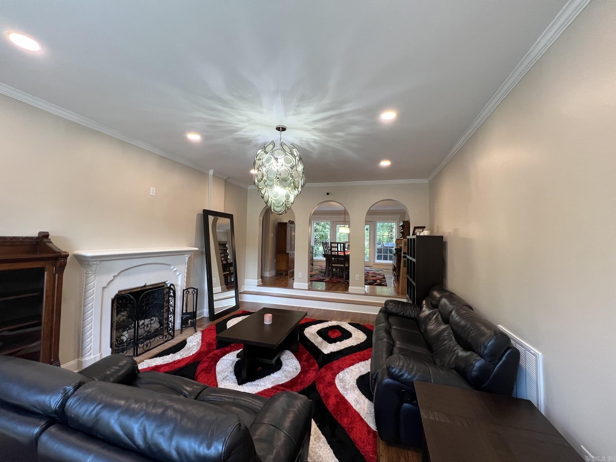 6223 CANTRELL  Little Rock, AR