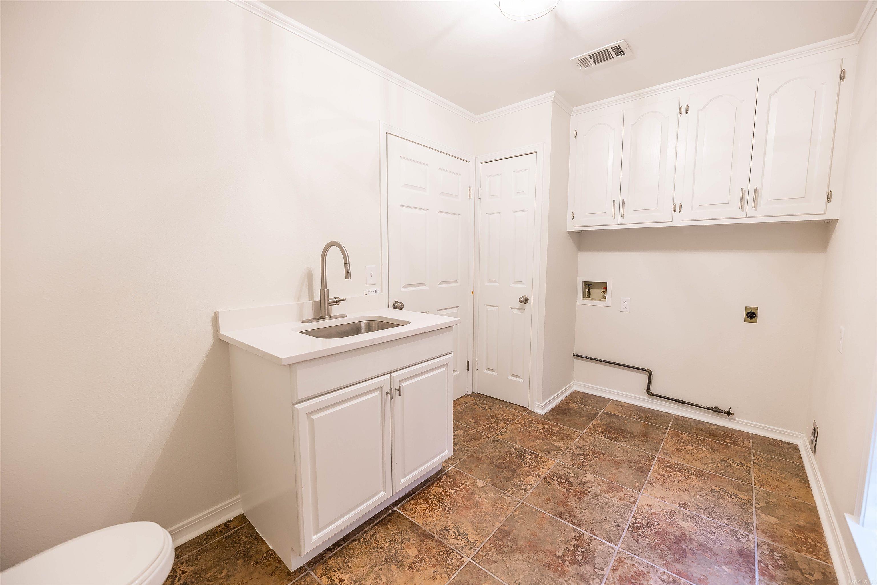 1265 Hollow Hills Dr  Camden, AR