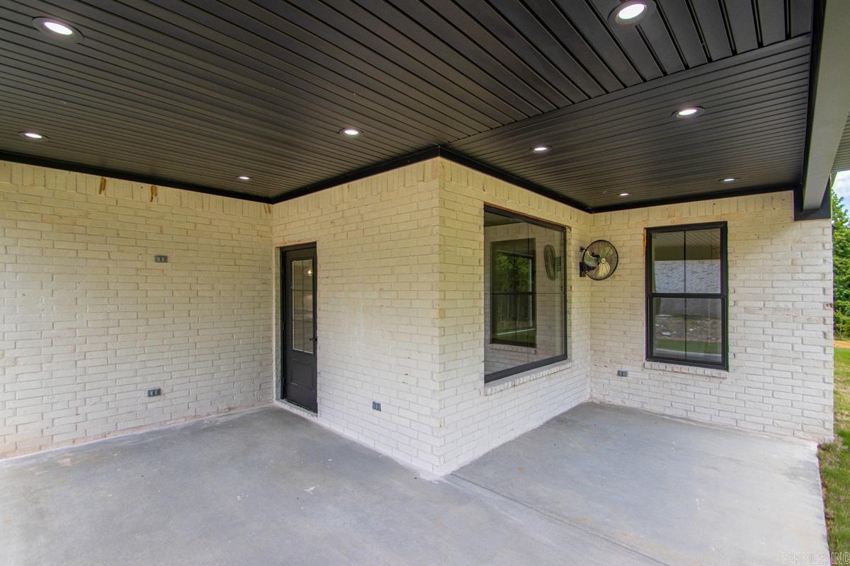 8032 Creek Rock  Alexander, AR