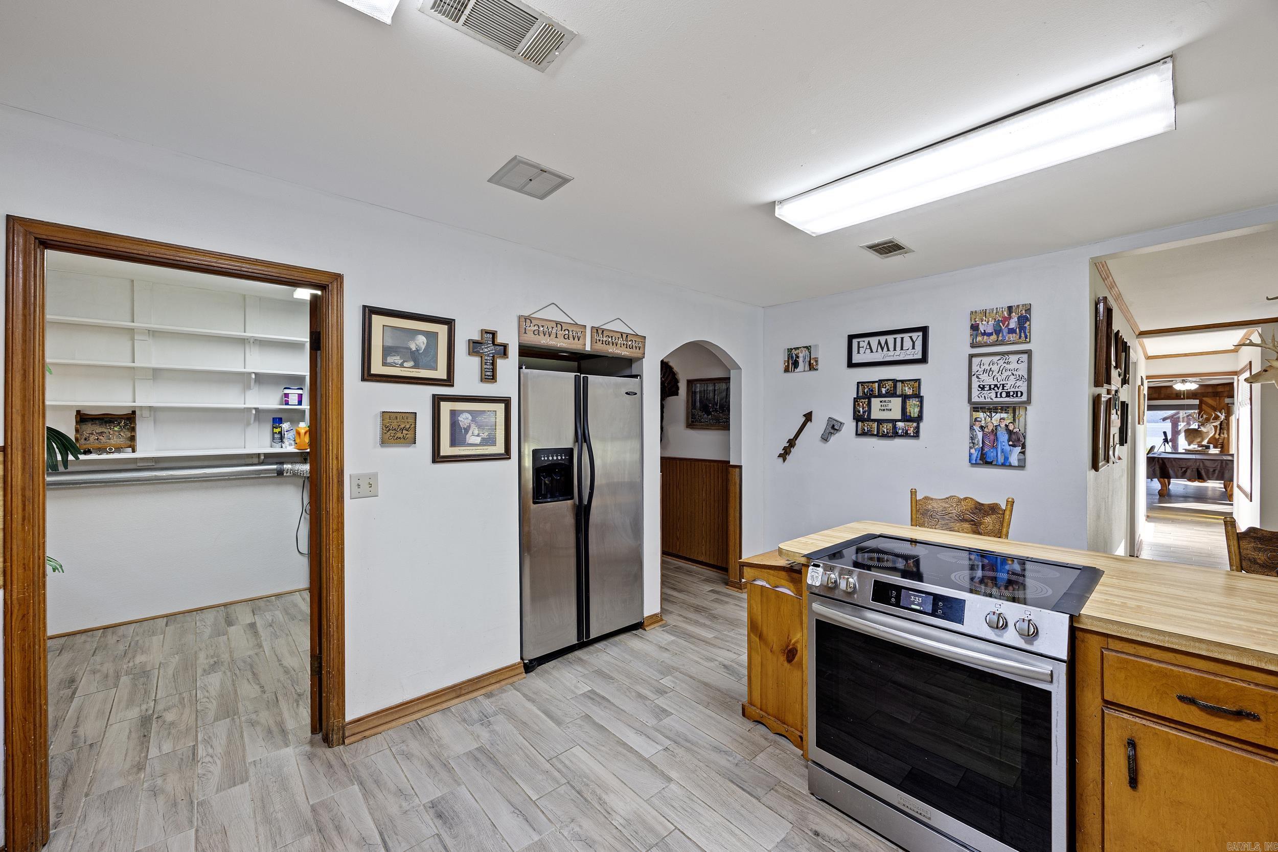 10101 Lakeshore  Dardanelle, AR