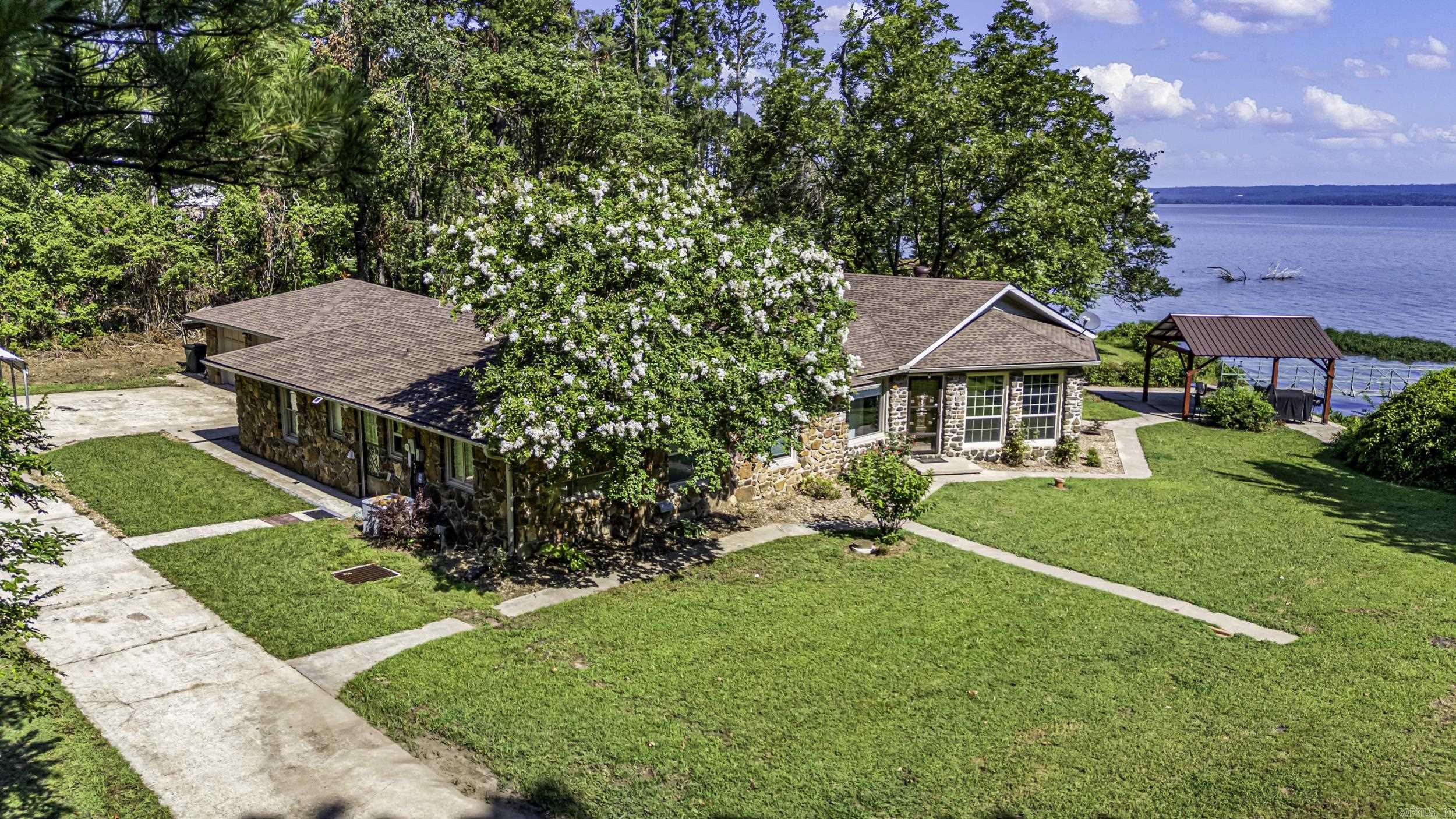 10101 Lakeshore  Dardanelle, AR