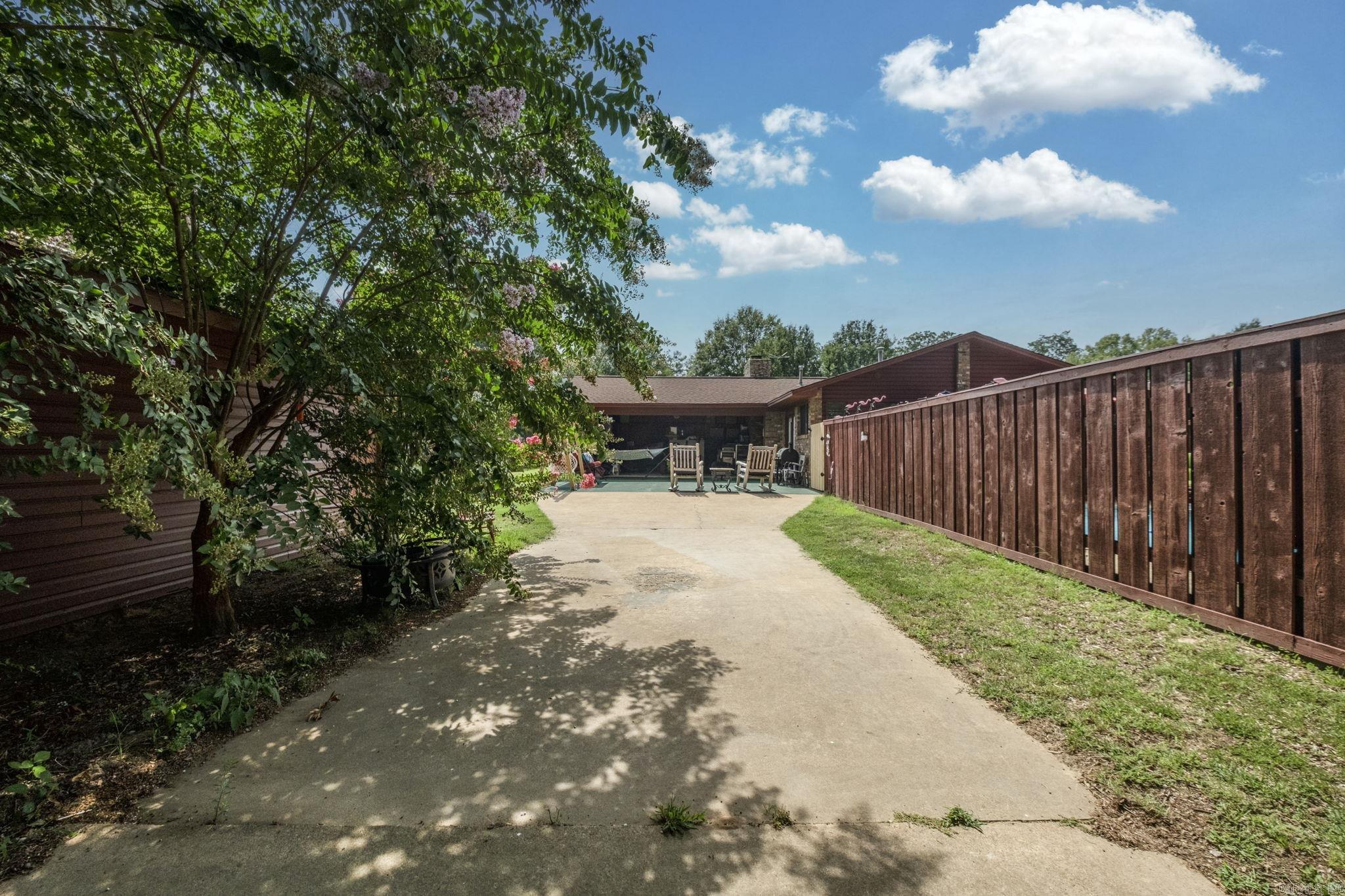 703 N Seaman  McCrory, AR