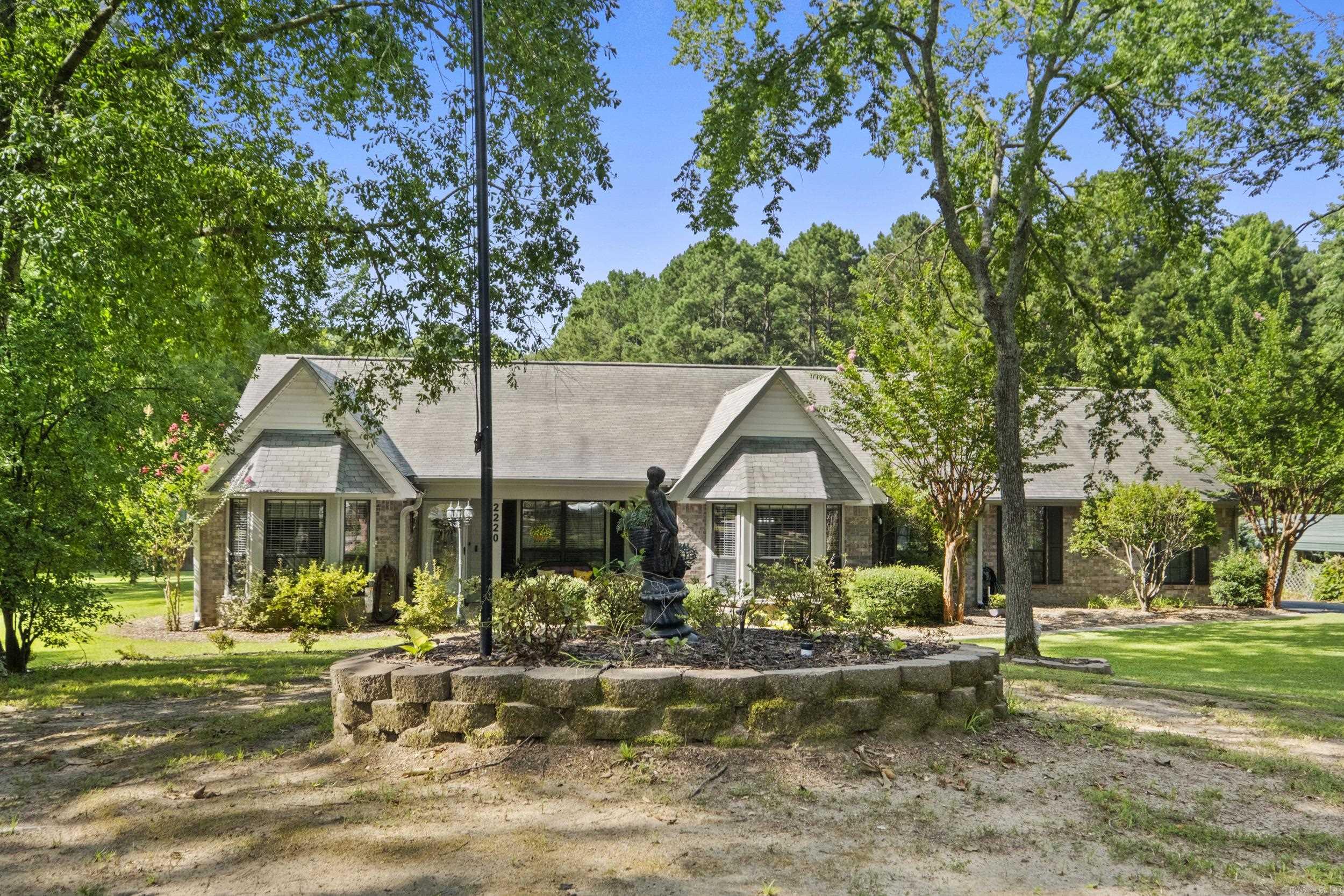 2220 Meadow Pond  White Hall, AR