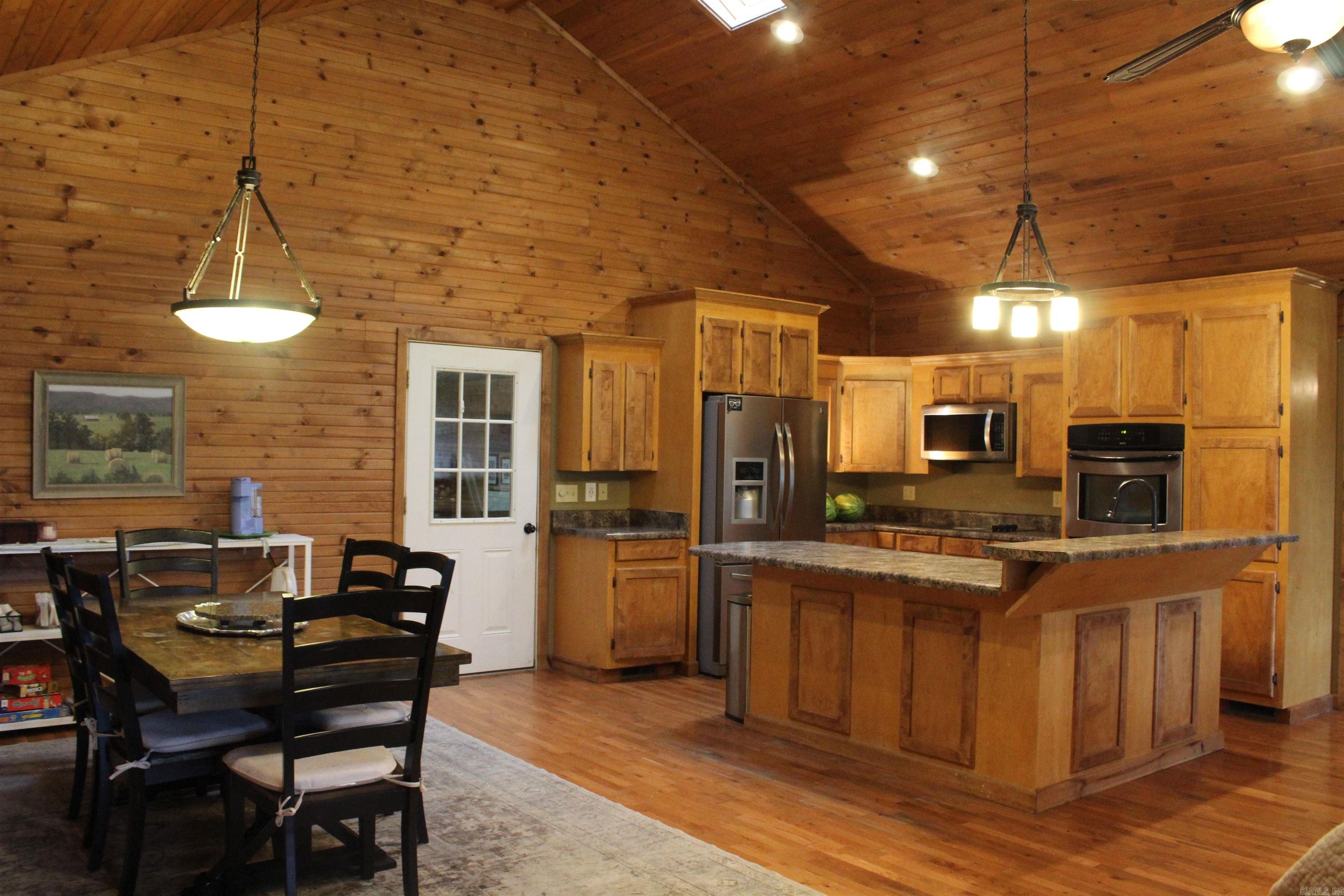 102 Clella Ct.  Mountain View, AR