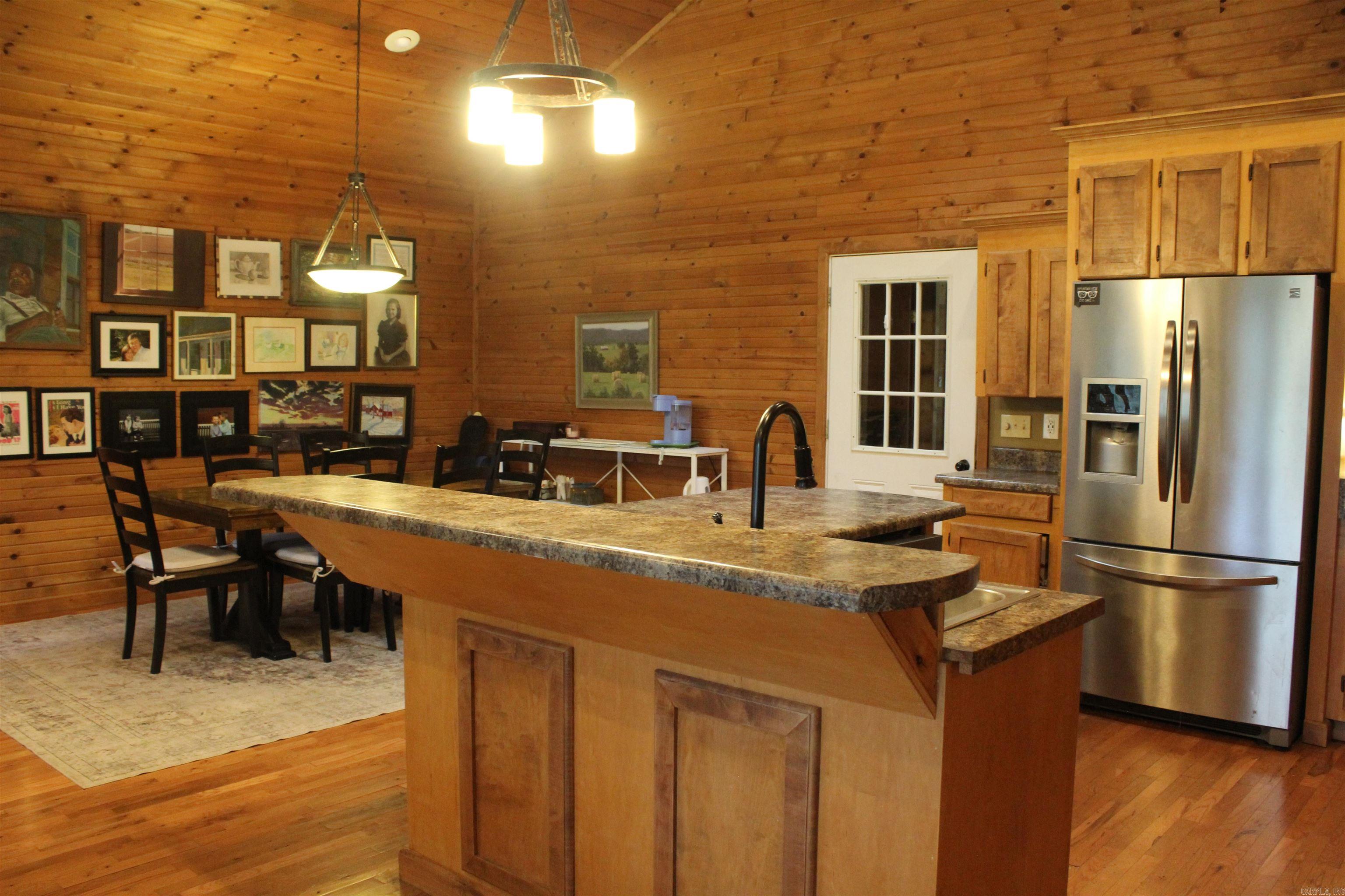 102 Clella Ct.  Mountain View, AR