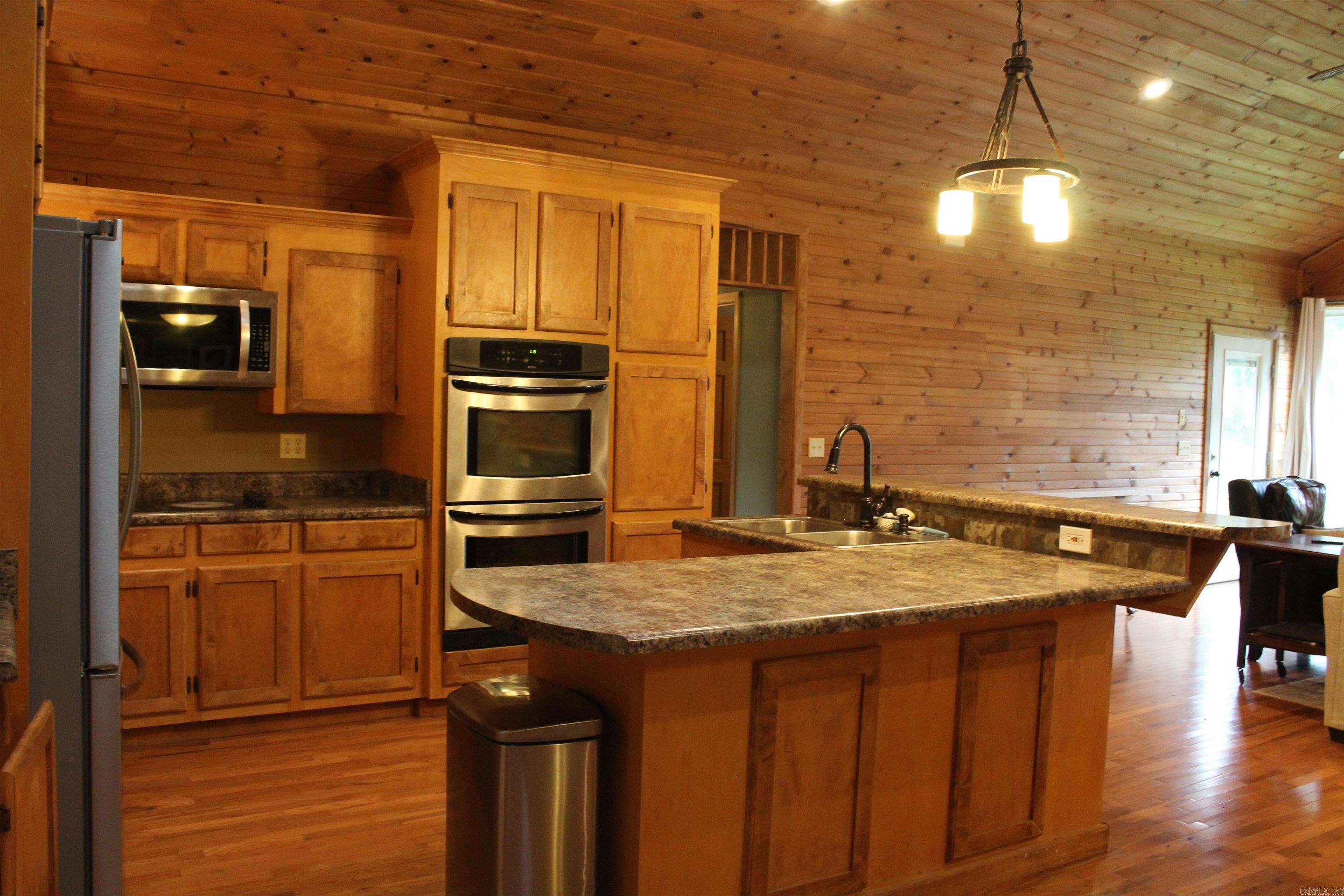 102 Clella Ct.  Mountain View, AR