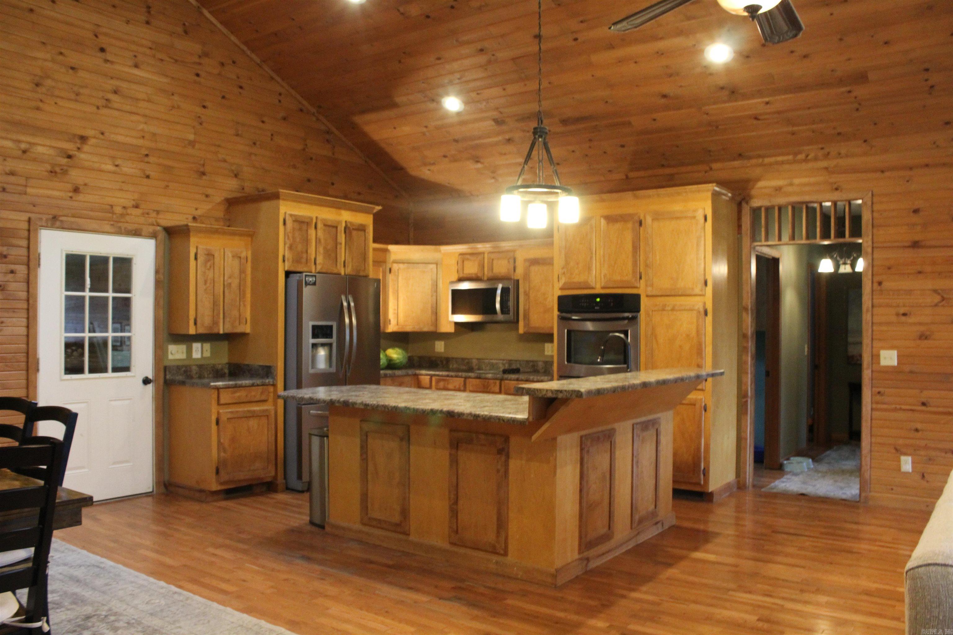 102 Clella Ct.  Mountain View, AR