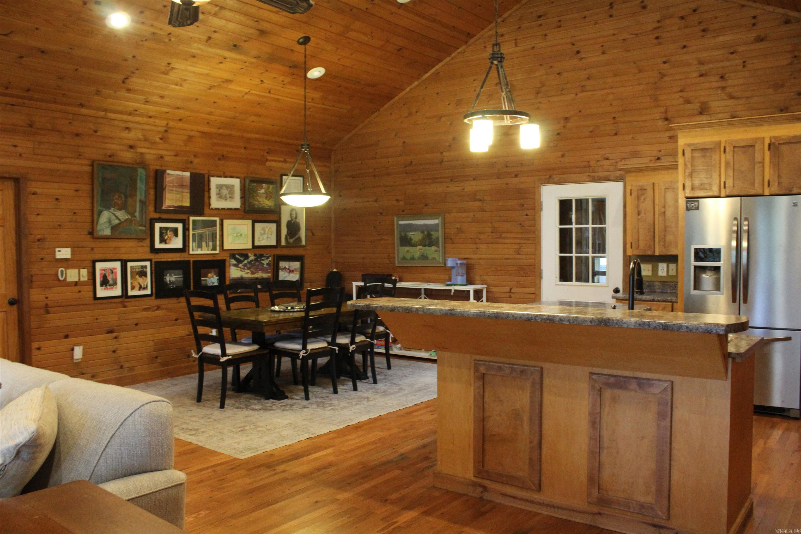 102 Clella Ct.  Mountain View, AR