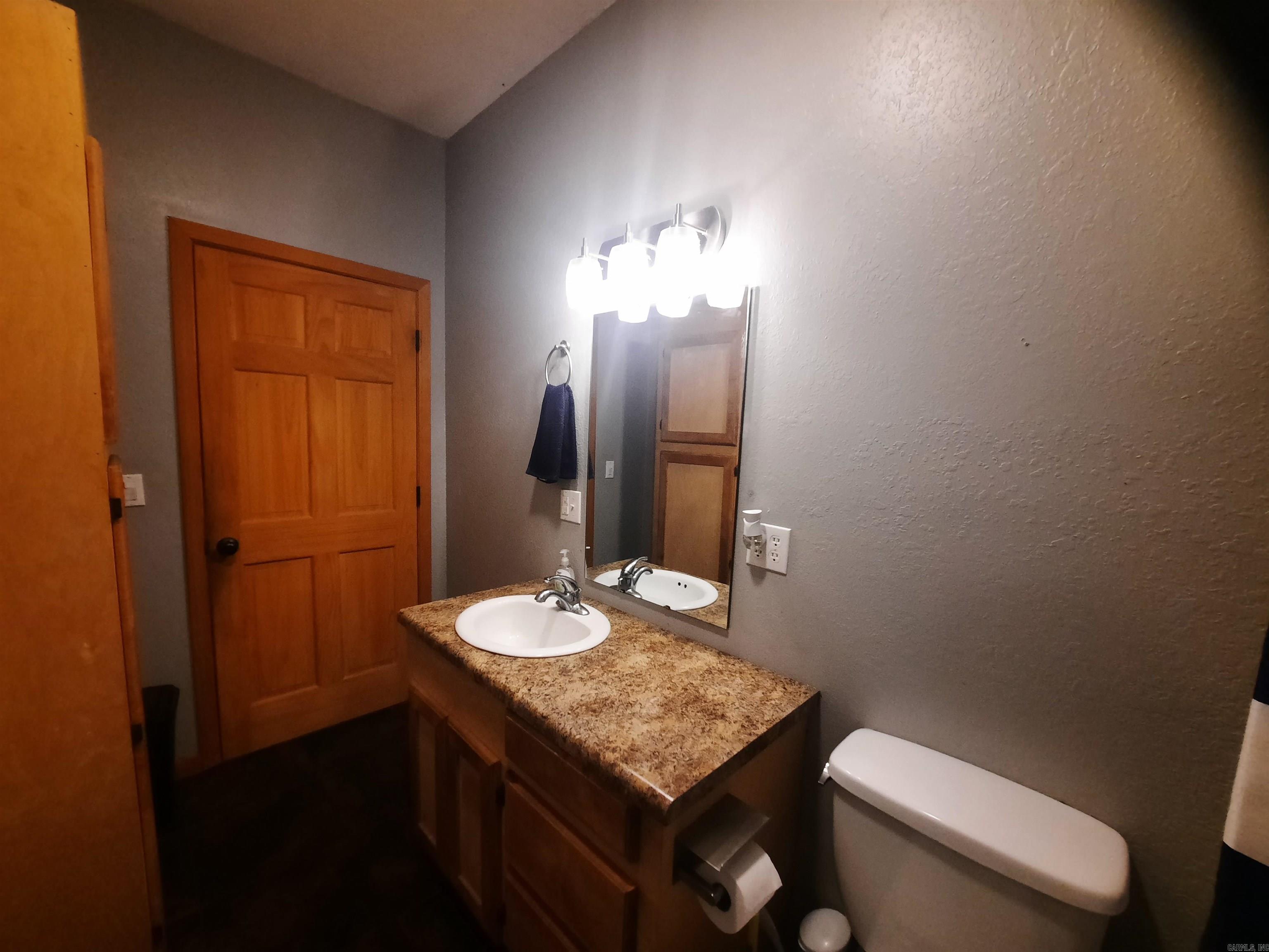 102 Clella Ct.  Mountain View, AR