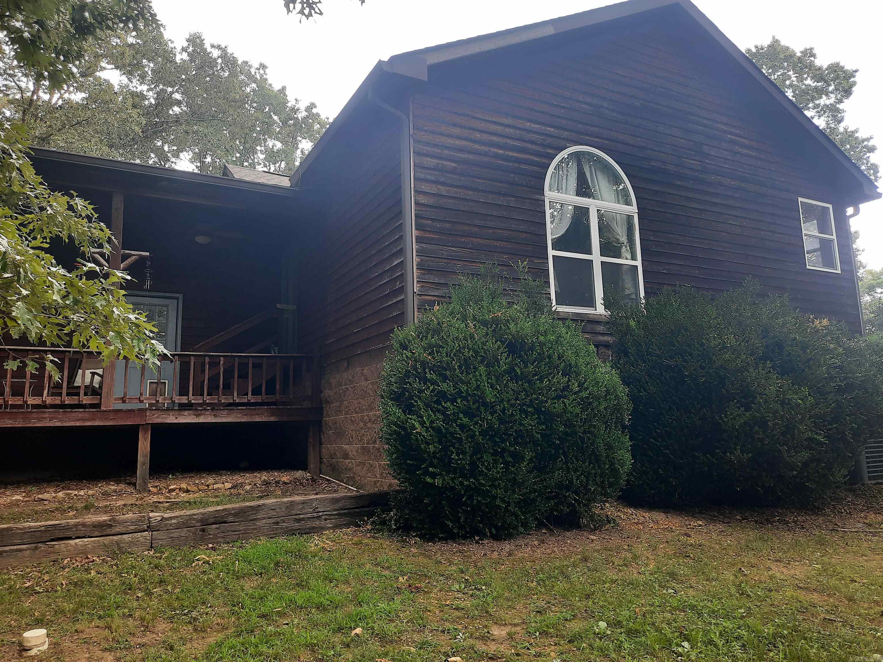 102 Clella Ct.  Mountain View, AR