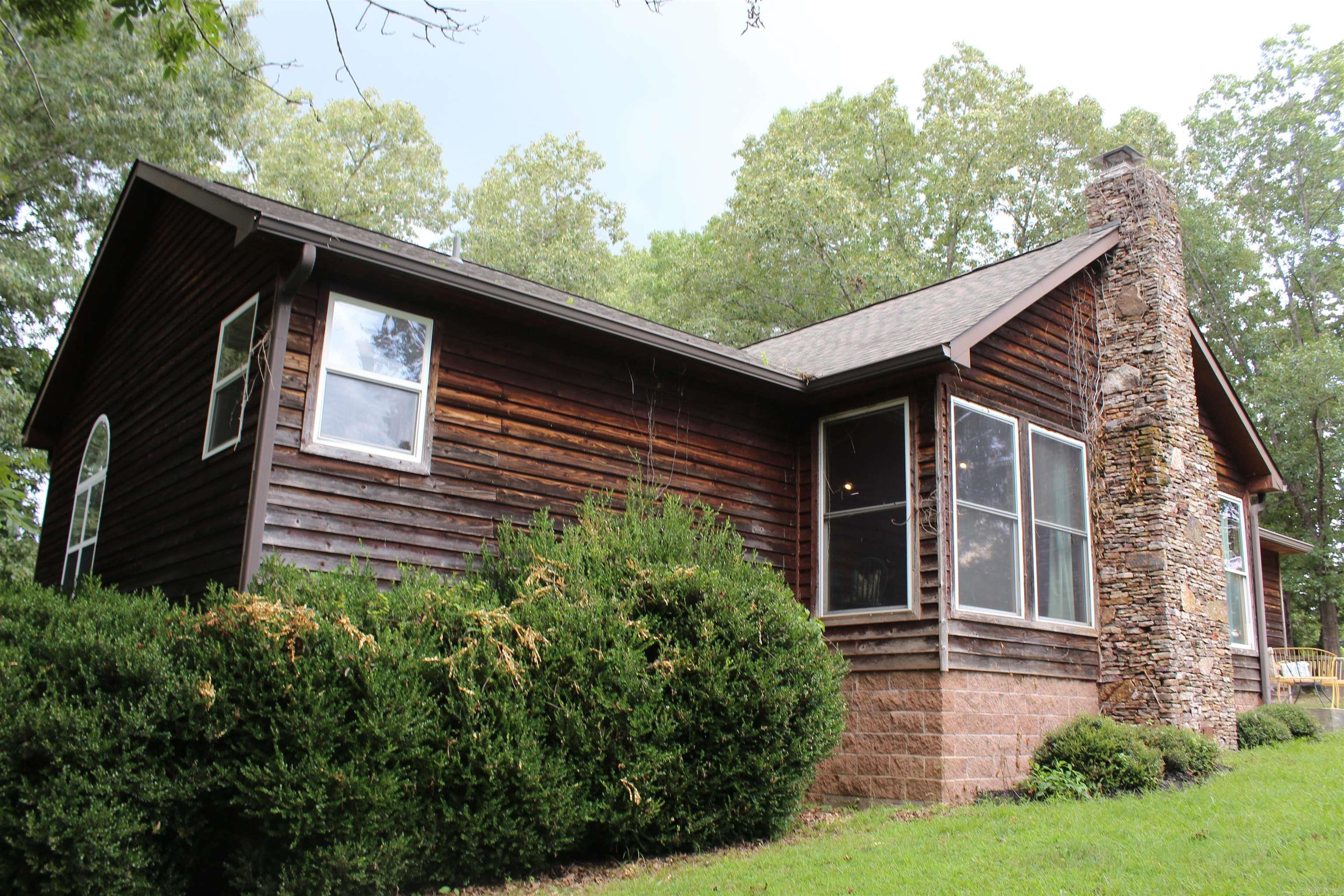 102 Clella Ct.  Mountain View, AR