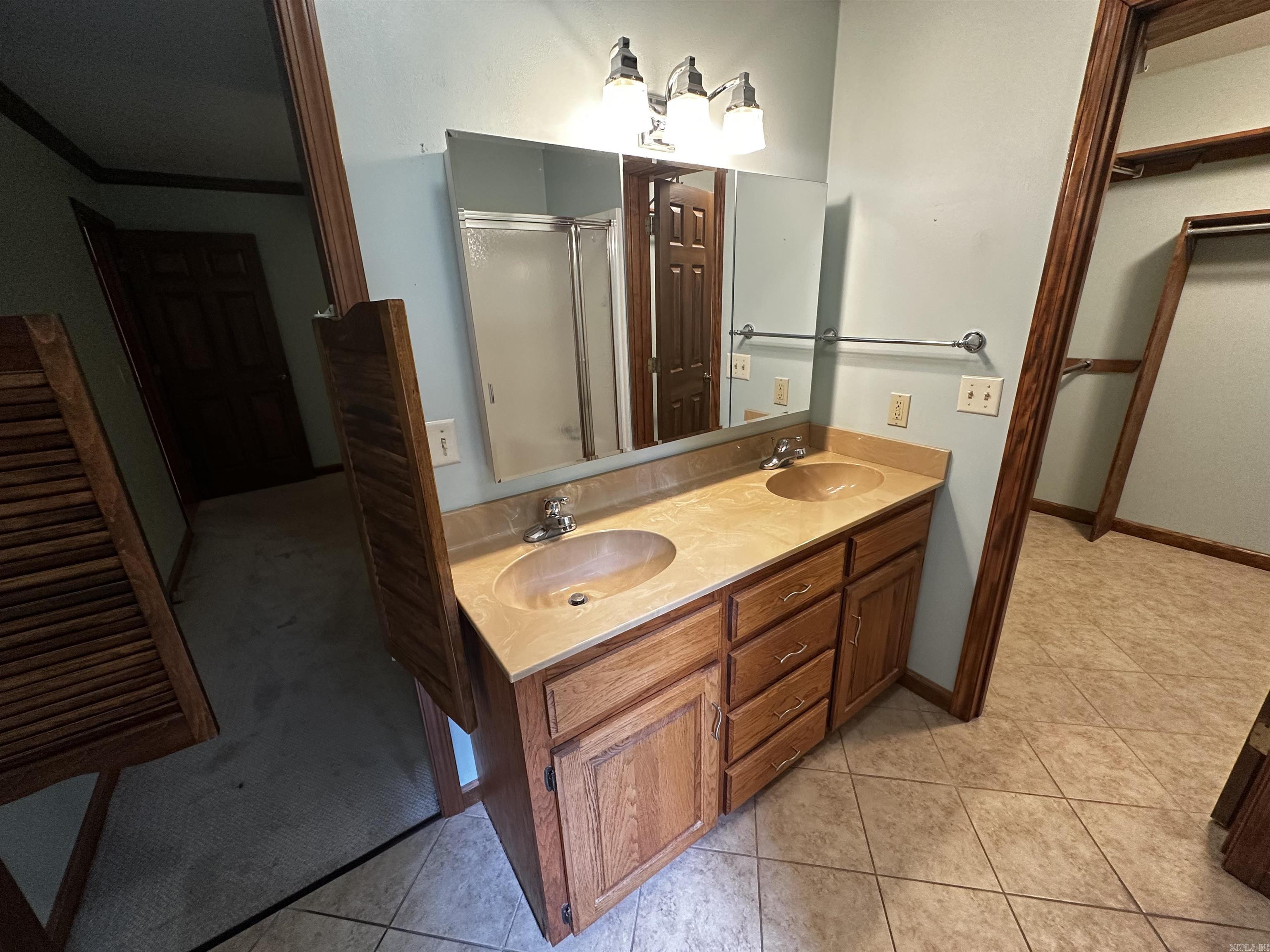 390 Cooper Point  Mountain View, AR