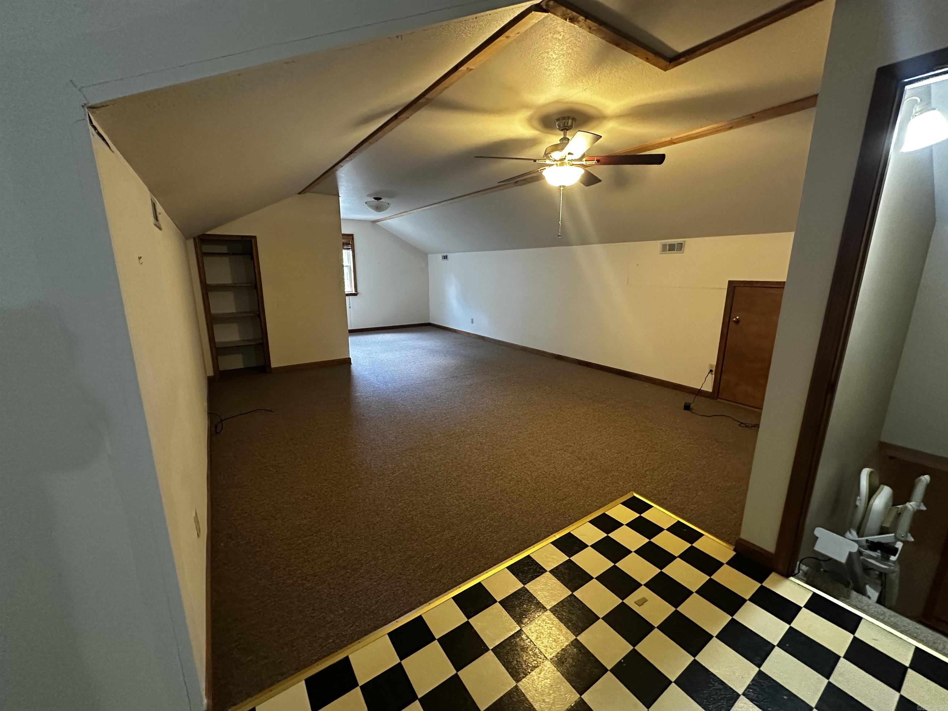 390 Cooper Point  Mountain View, AR