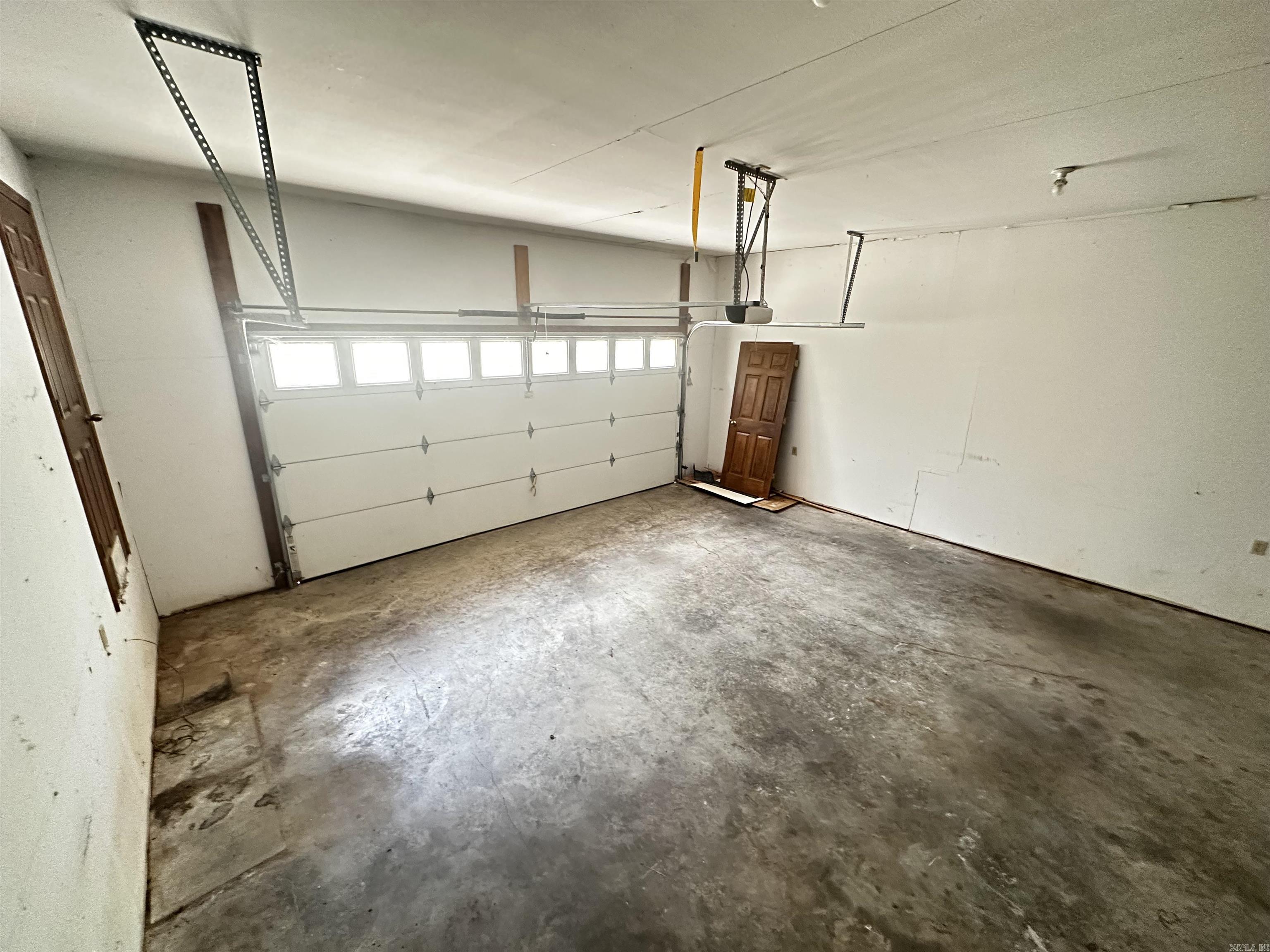 390 Cooper Point  Mountain View, AR