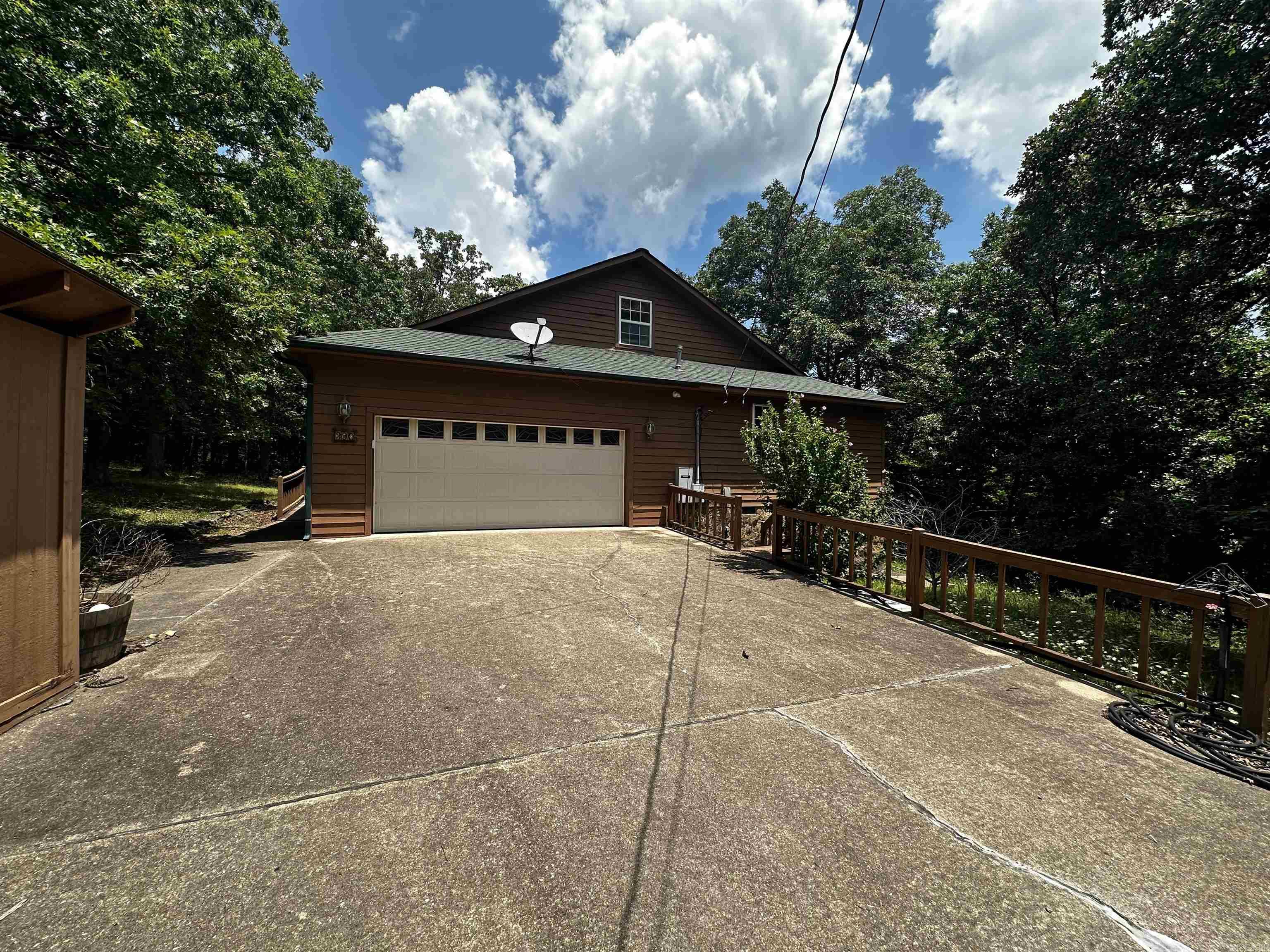 390 Cooper Point  Mountain View, AR