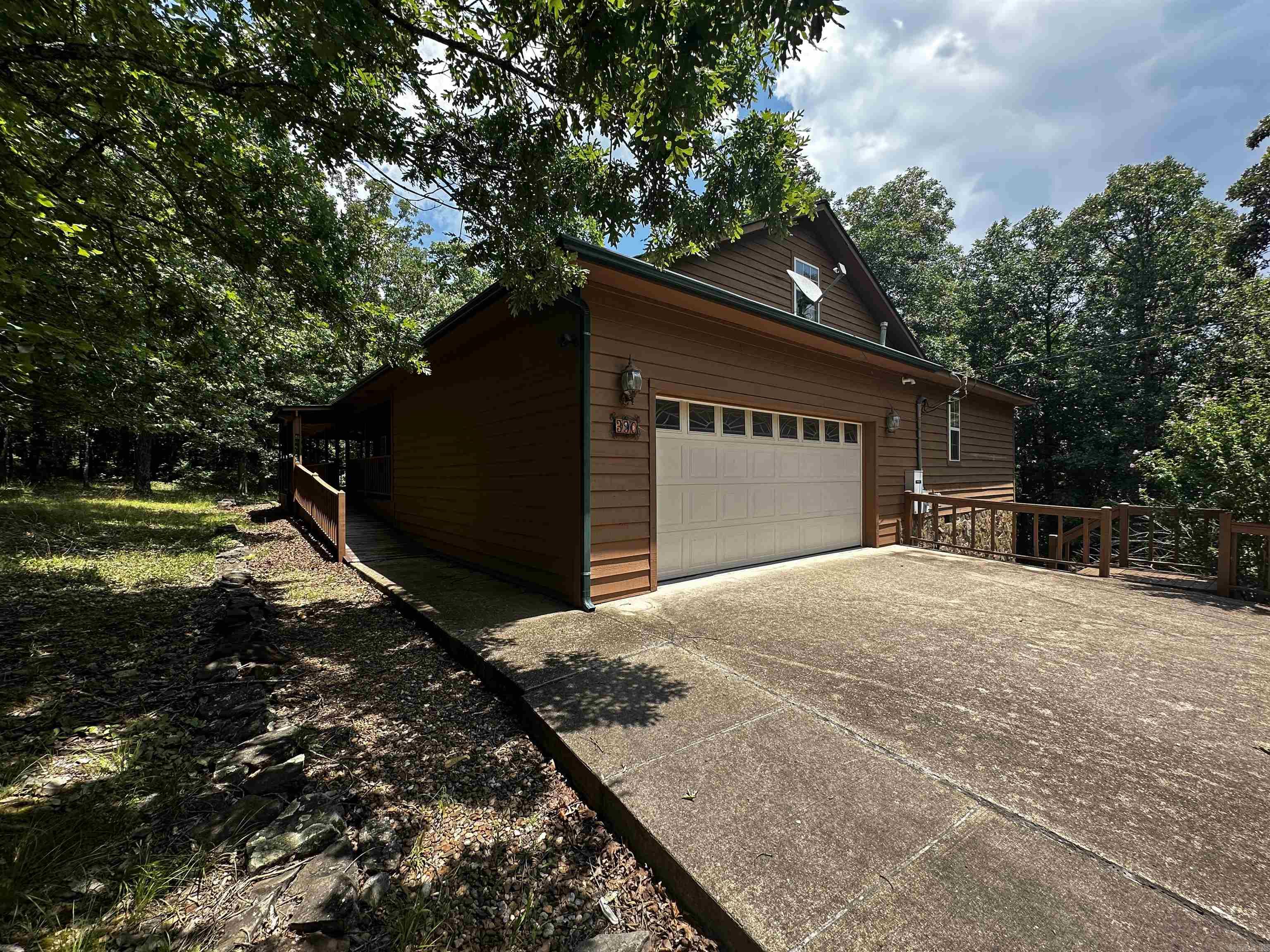 390 Cooper Point  Mountain View, AR