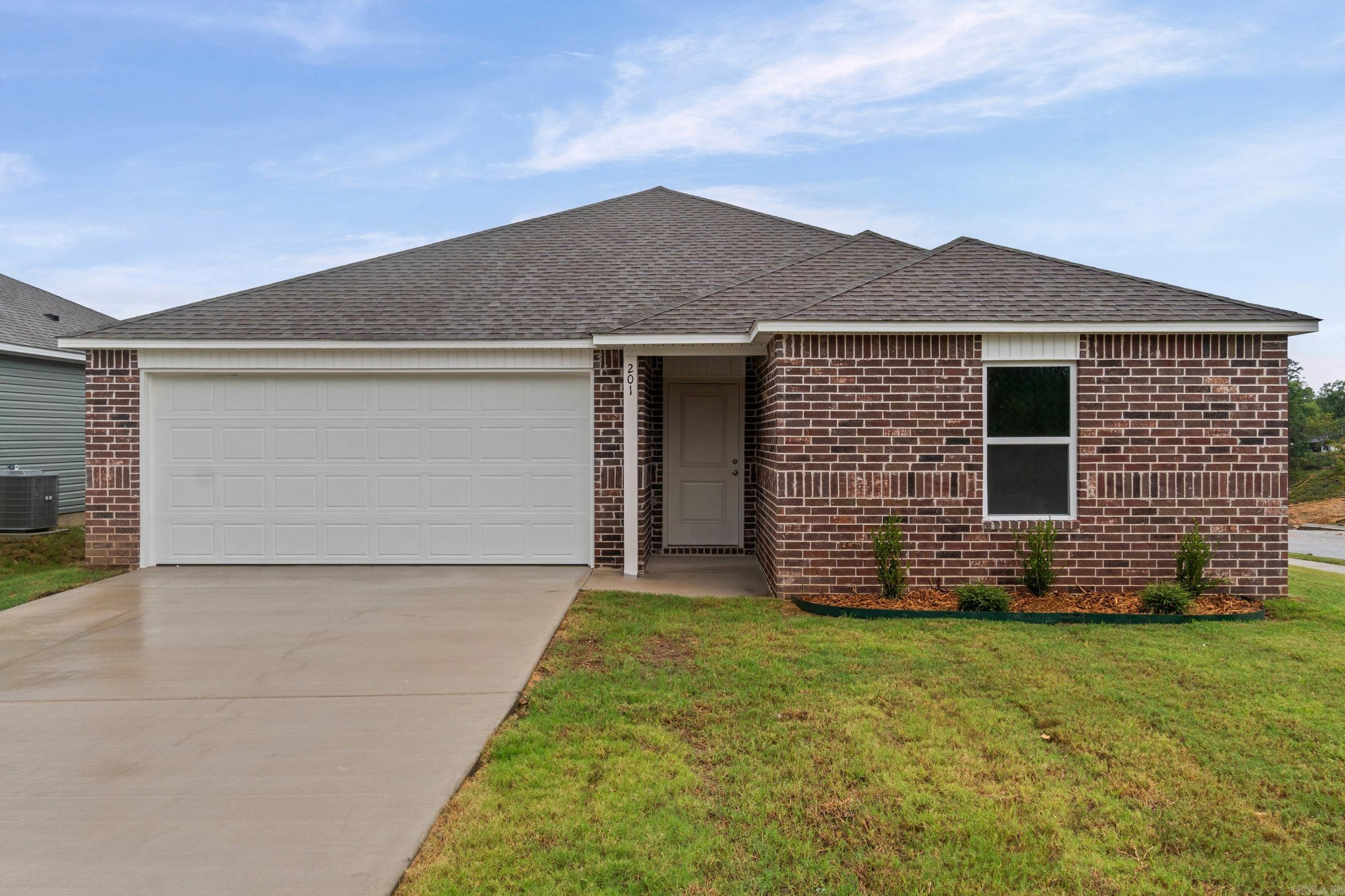 201 Flat Wood Avenue — exterior