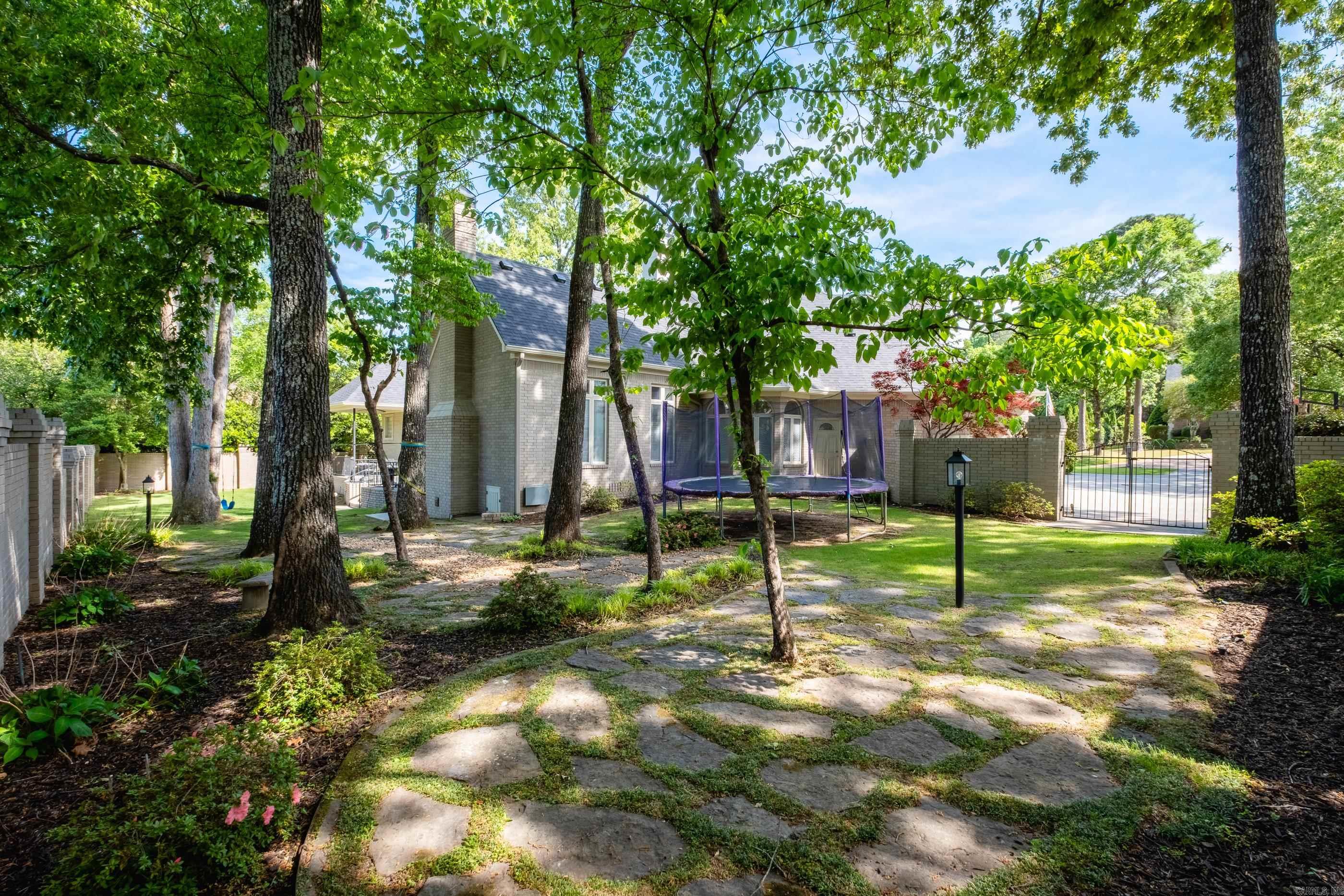 18 Hickory Creek Drive Little Rock, AR 72212
