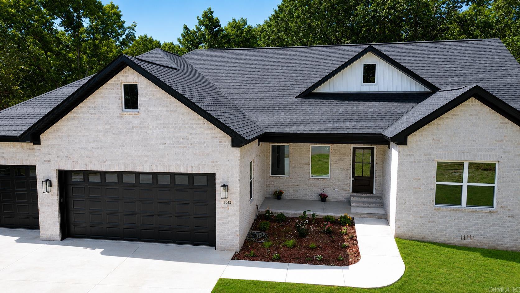 1042 Skyline Dr Alexander, AR 72002