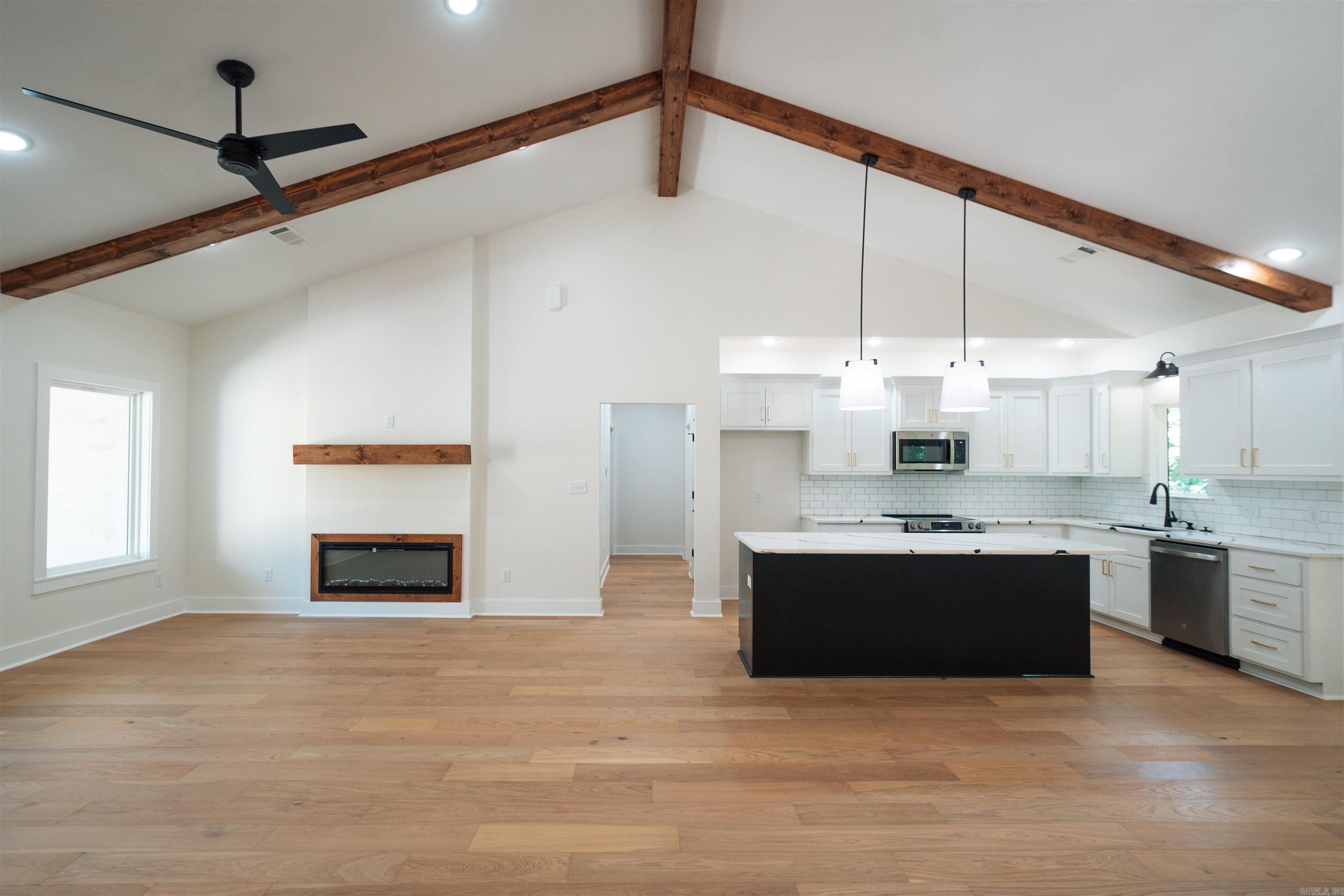 1042 Skyline Dr Alexander, AR 72002