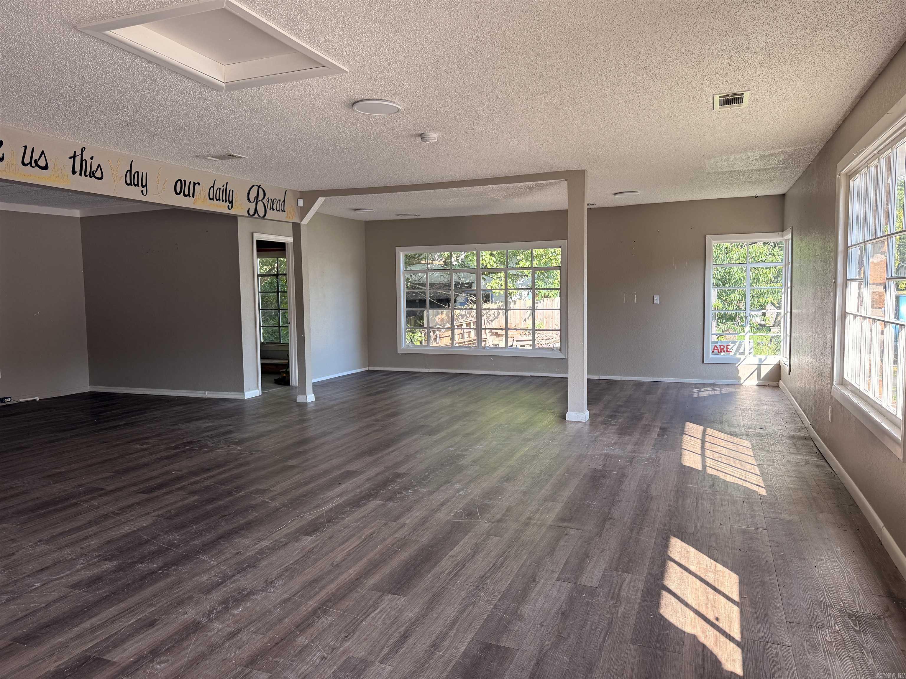 614 HWY 65 B  Clinton, AR