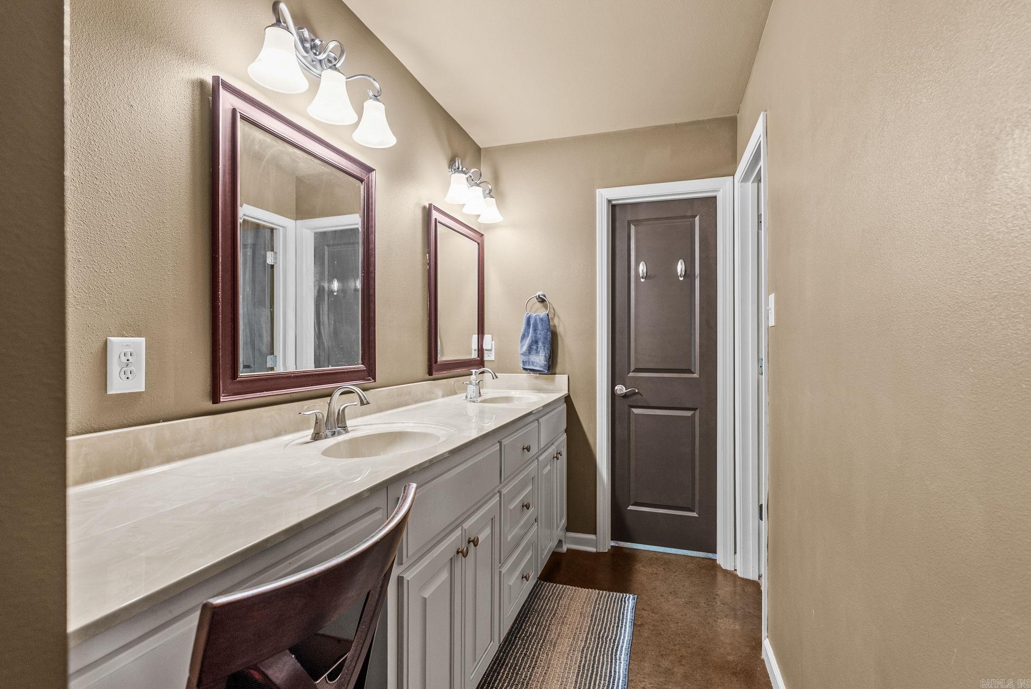 2519 Springhill Village Dr  Bryant, AR