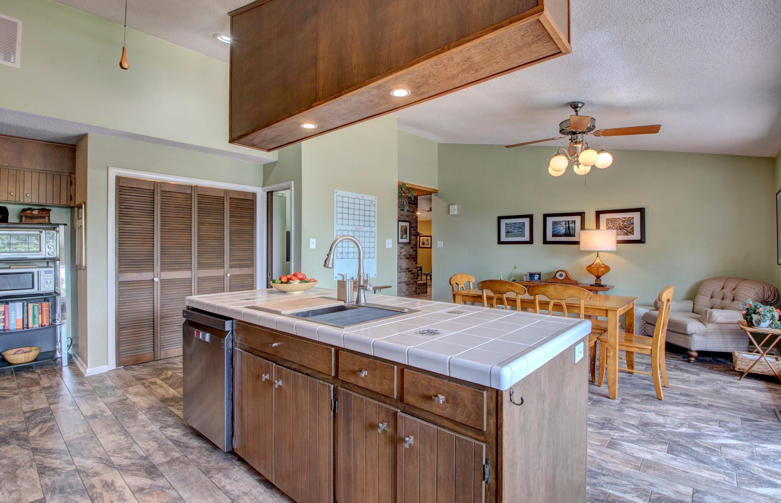 460 Grandview  Conway, AR