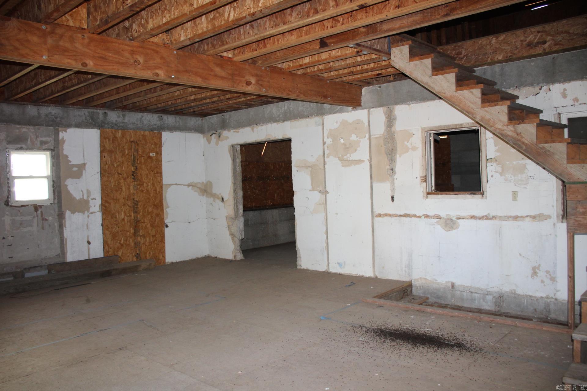 315 W 4th  Yellville, AR