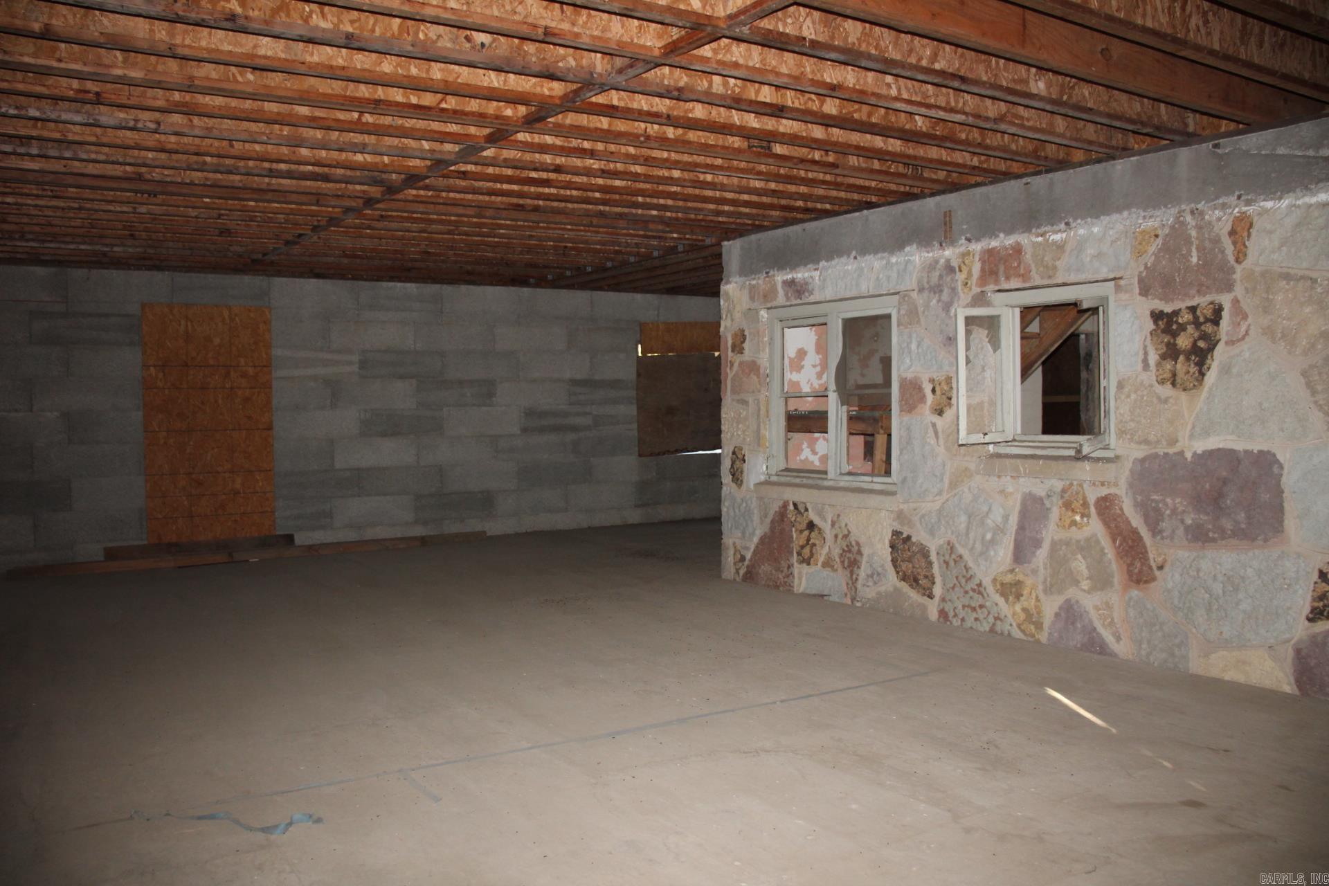 315 W 4th  Yellville, AR