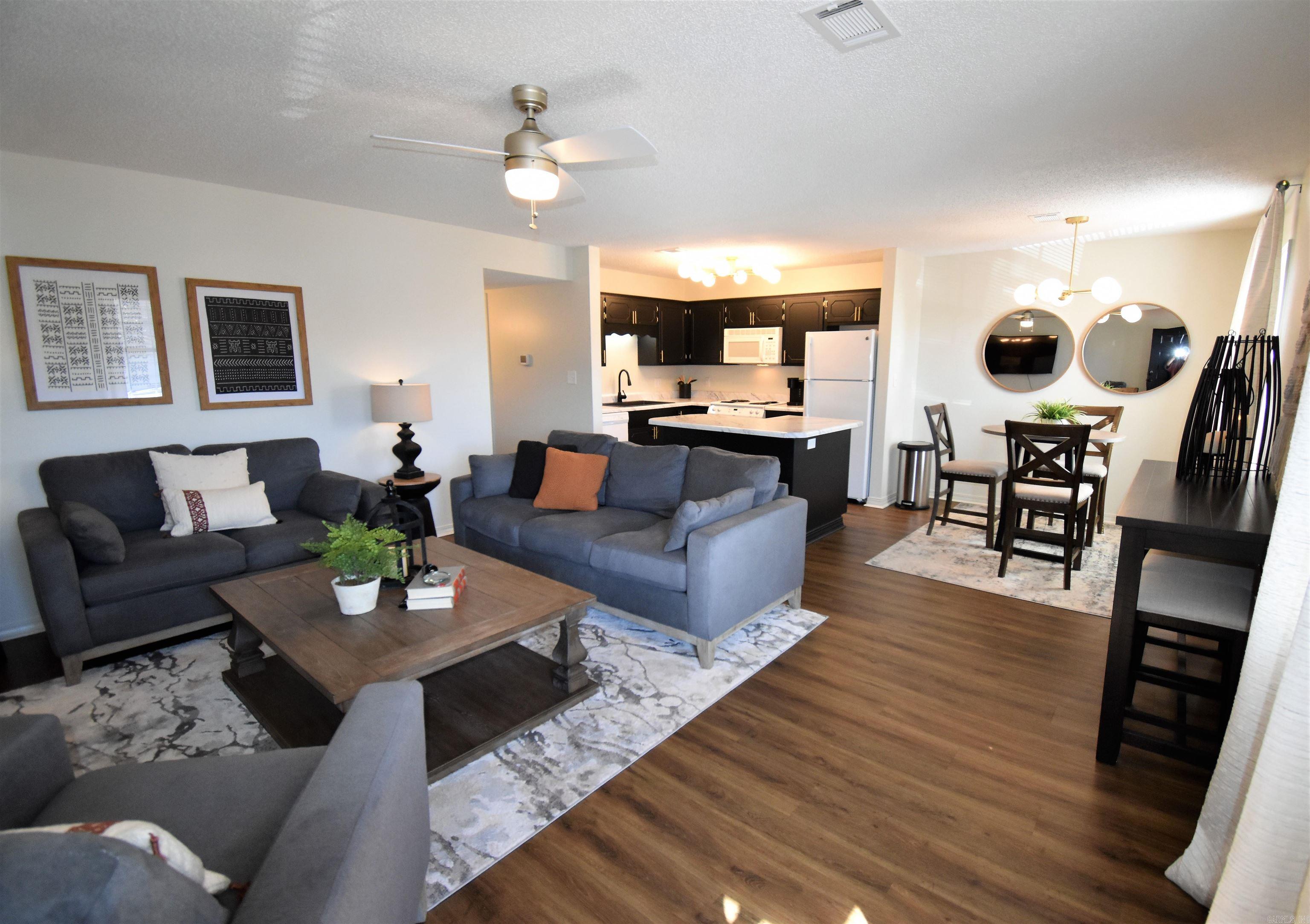 2910 E Moore  Searcy, AR