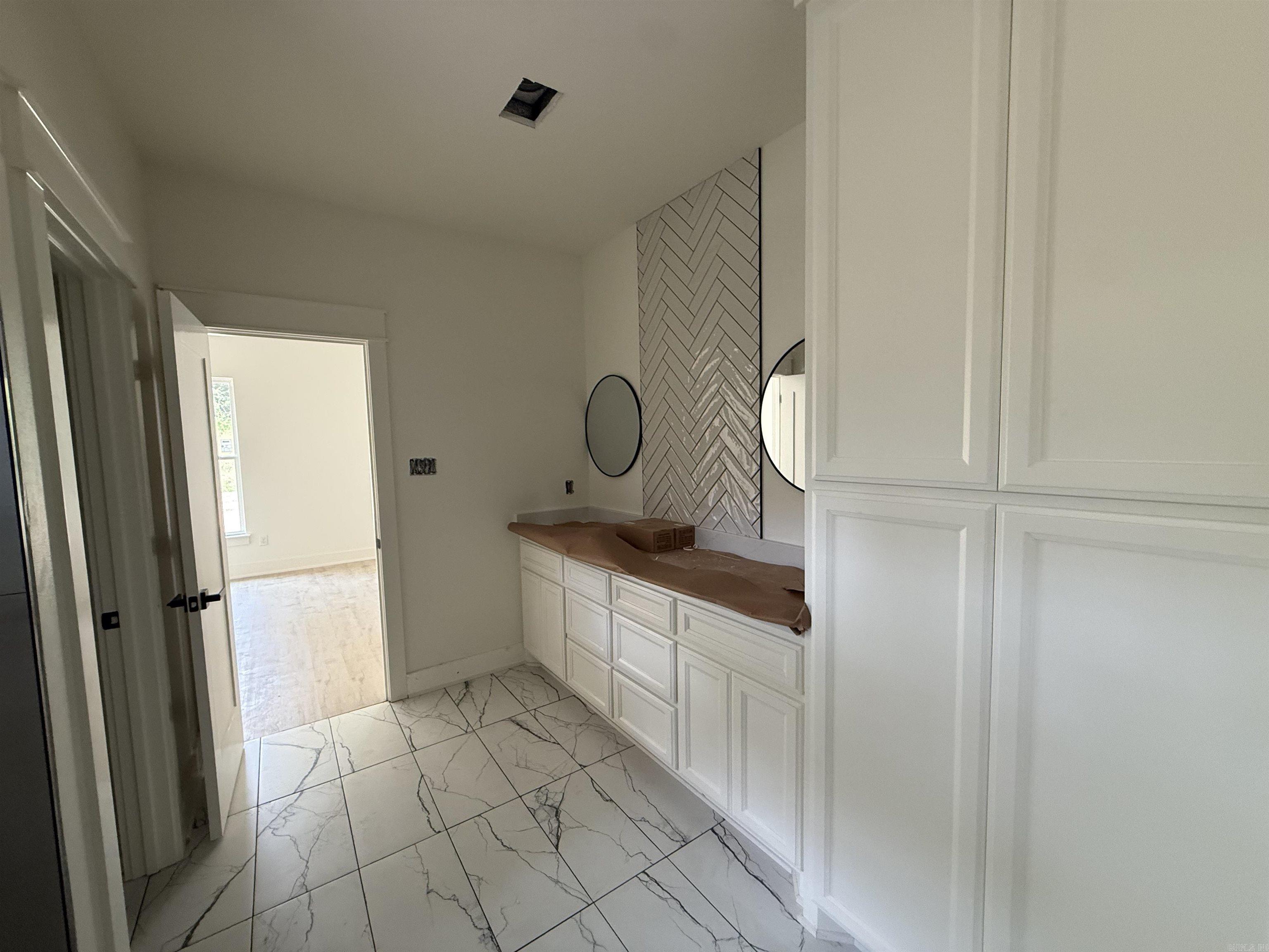 250 Garrison Road — photo 3