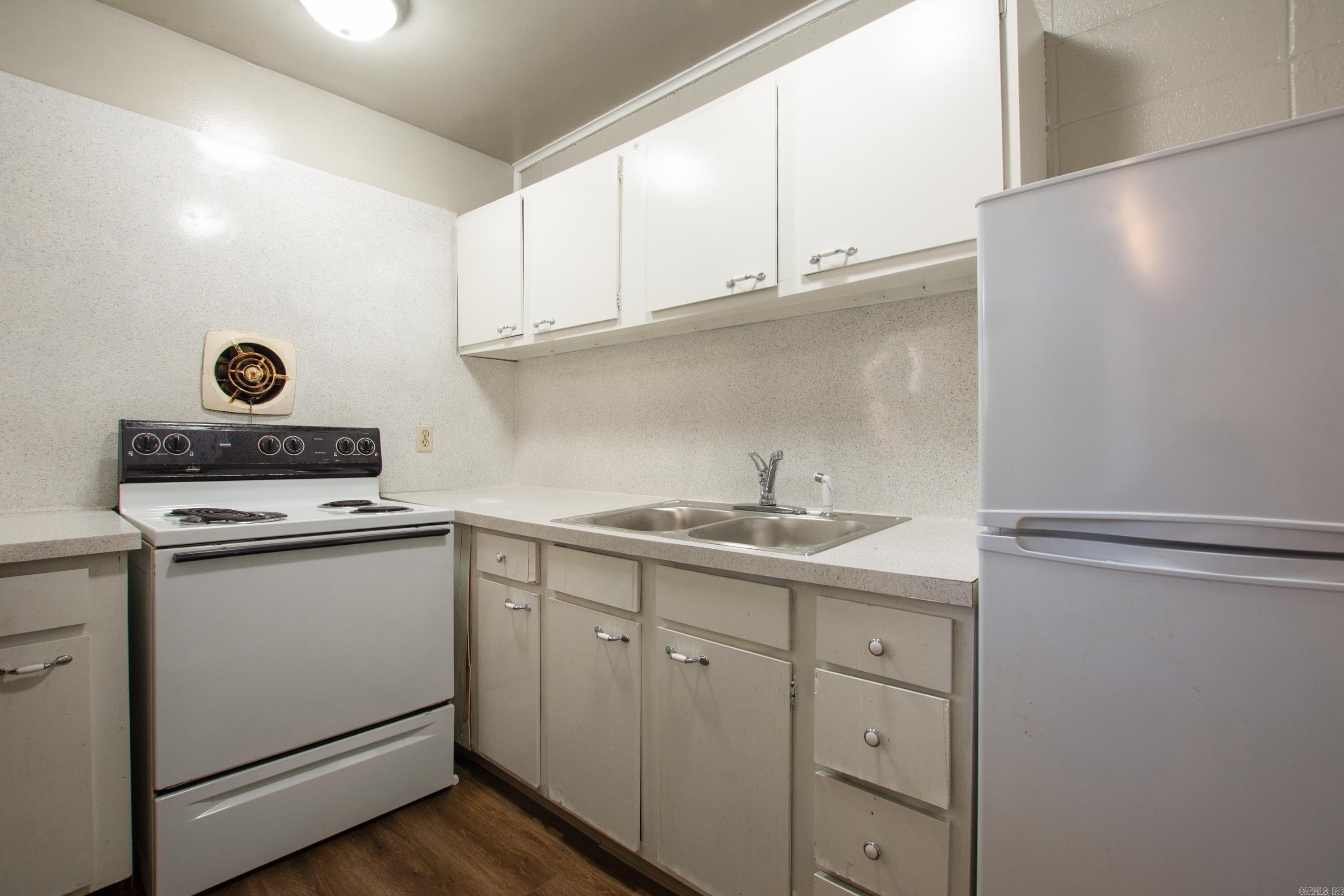123 N Polk Stonehenge Apartments Little Rock, AR