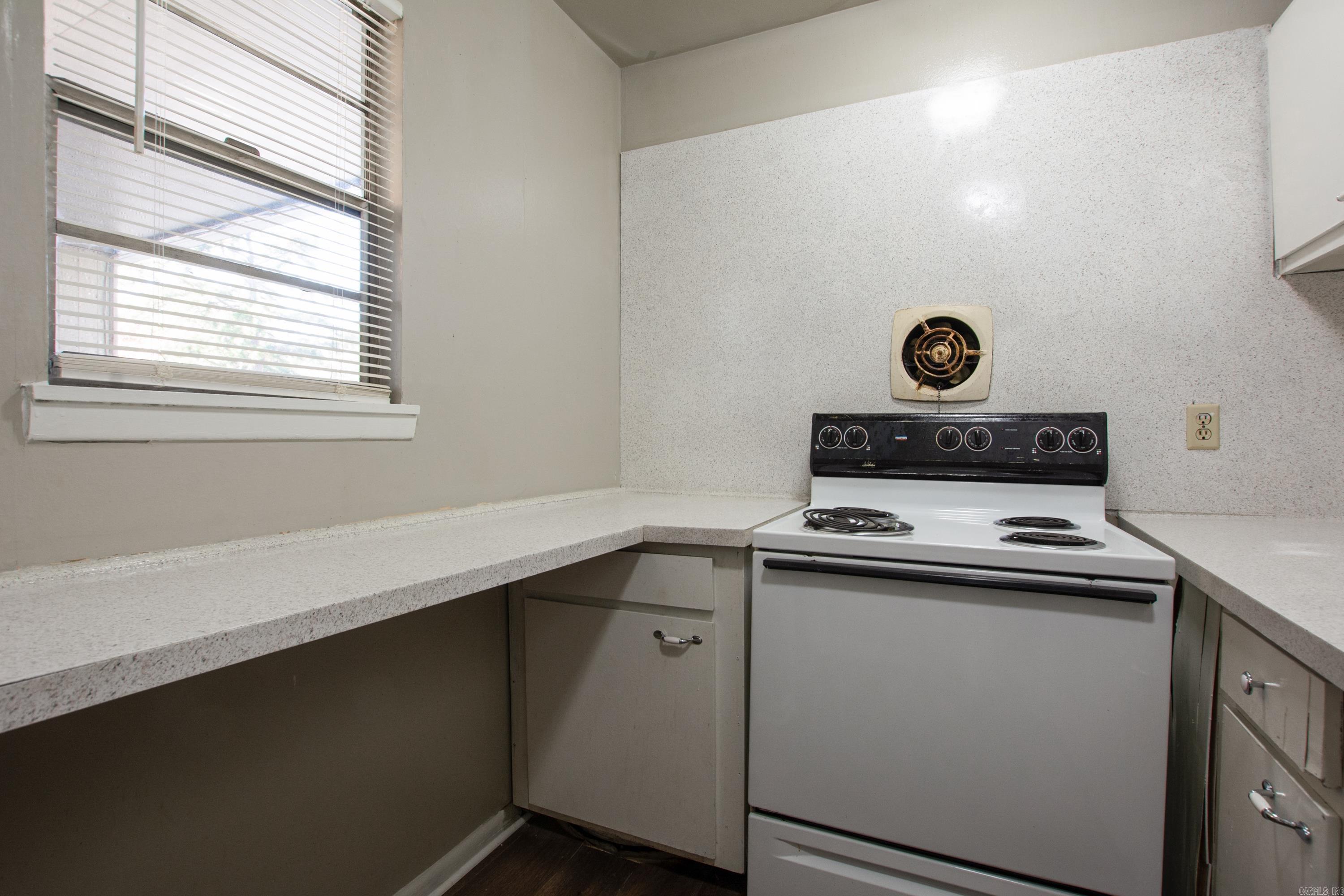 123 N Polk Stonehenge Apartments Little Rock, AR