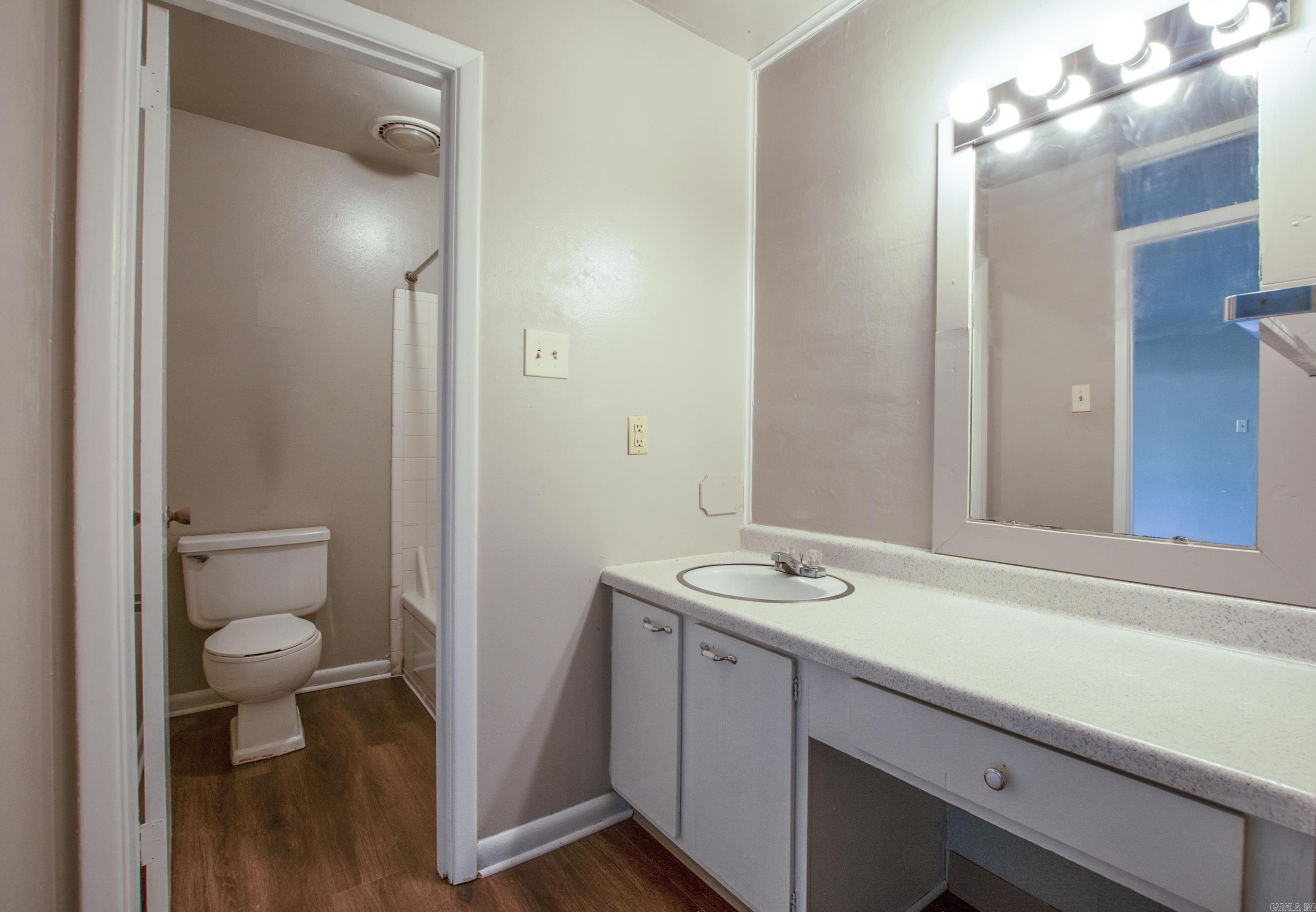 123 N Polk Stonehenge Apartments Little Rock, AR