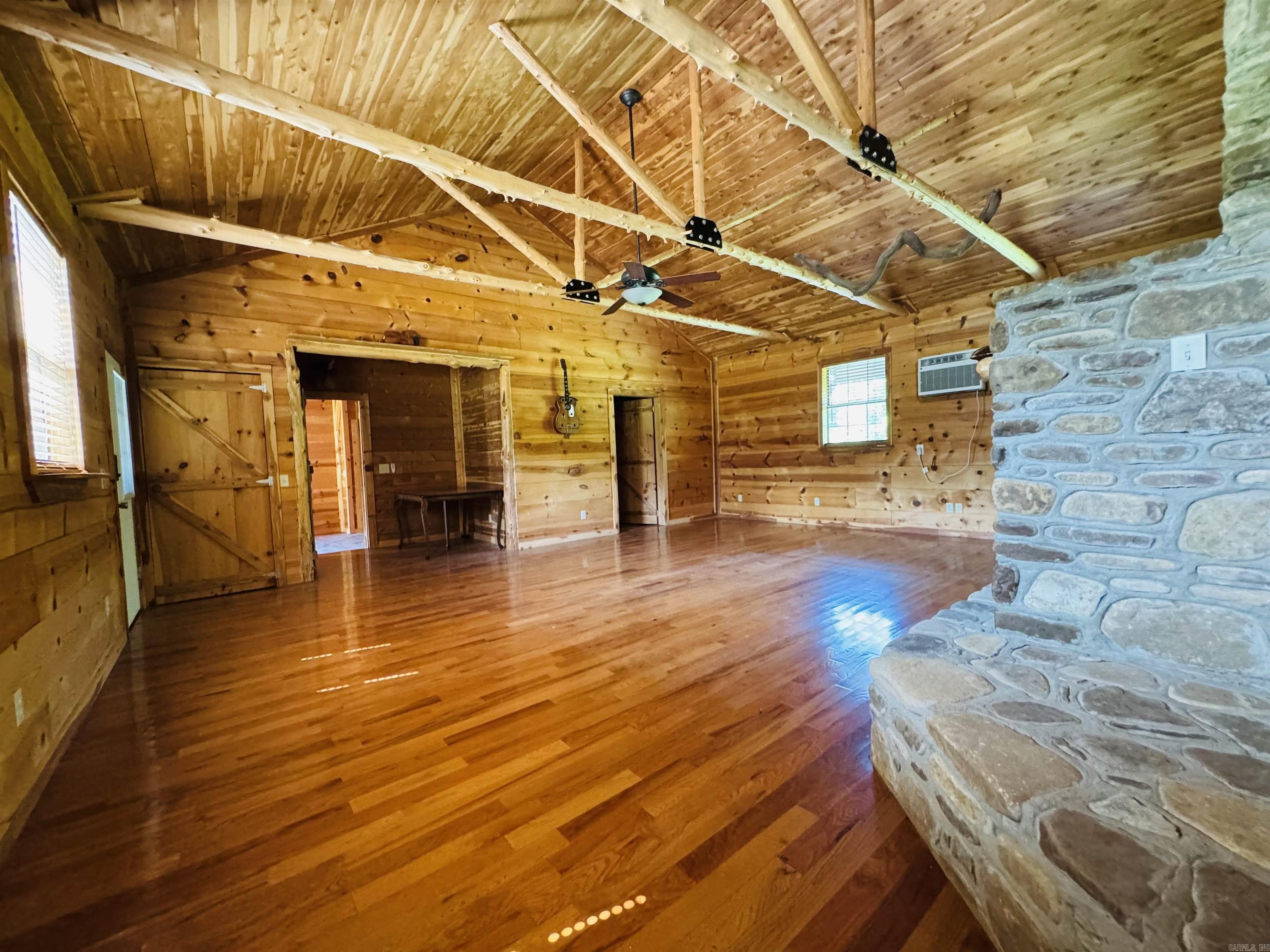406 Cedar  Mountain View, AR