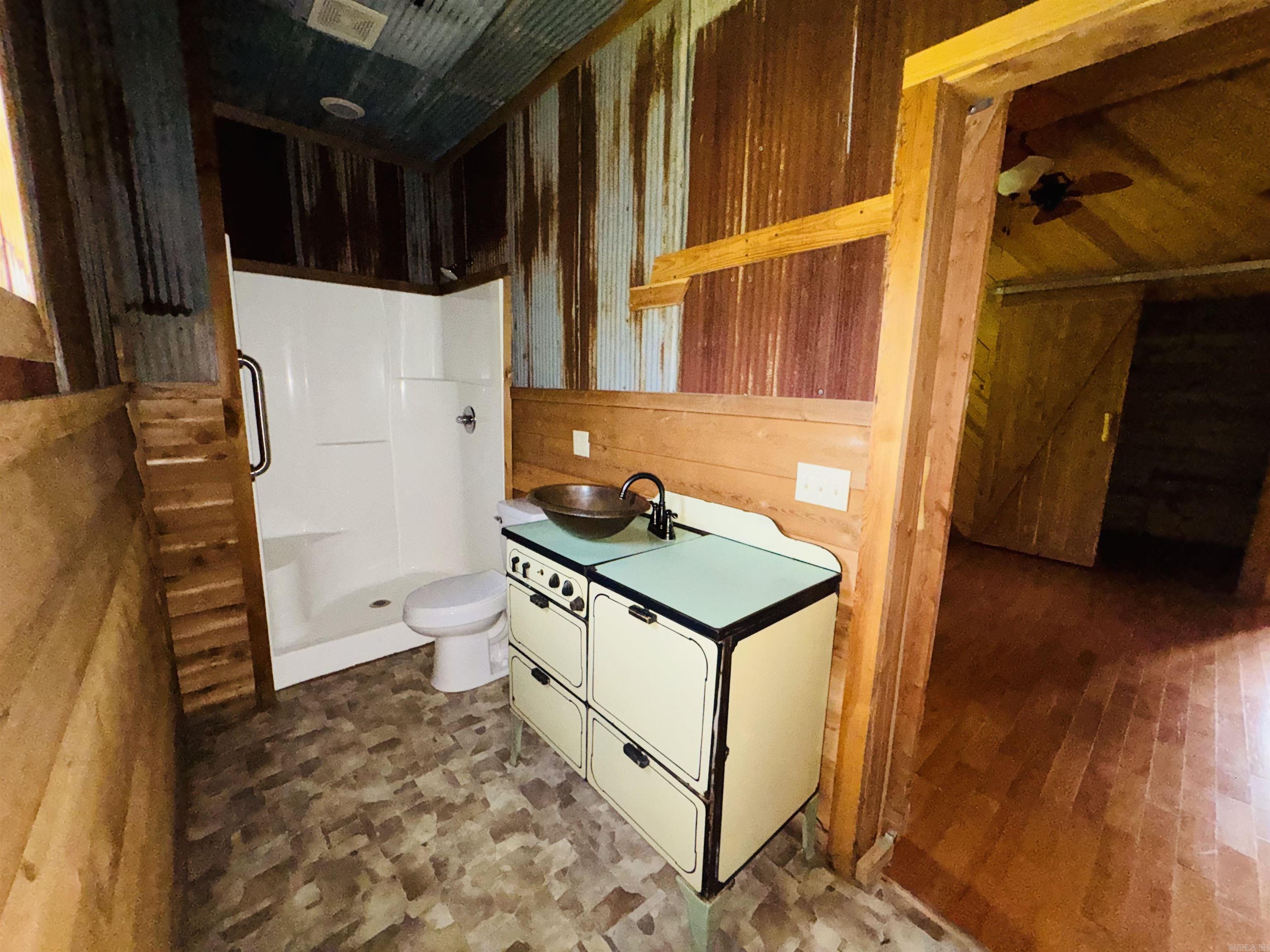 406 Cedar  Mountain View, AR