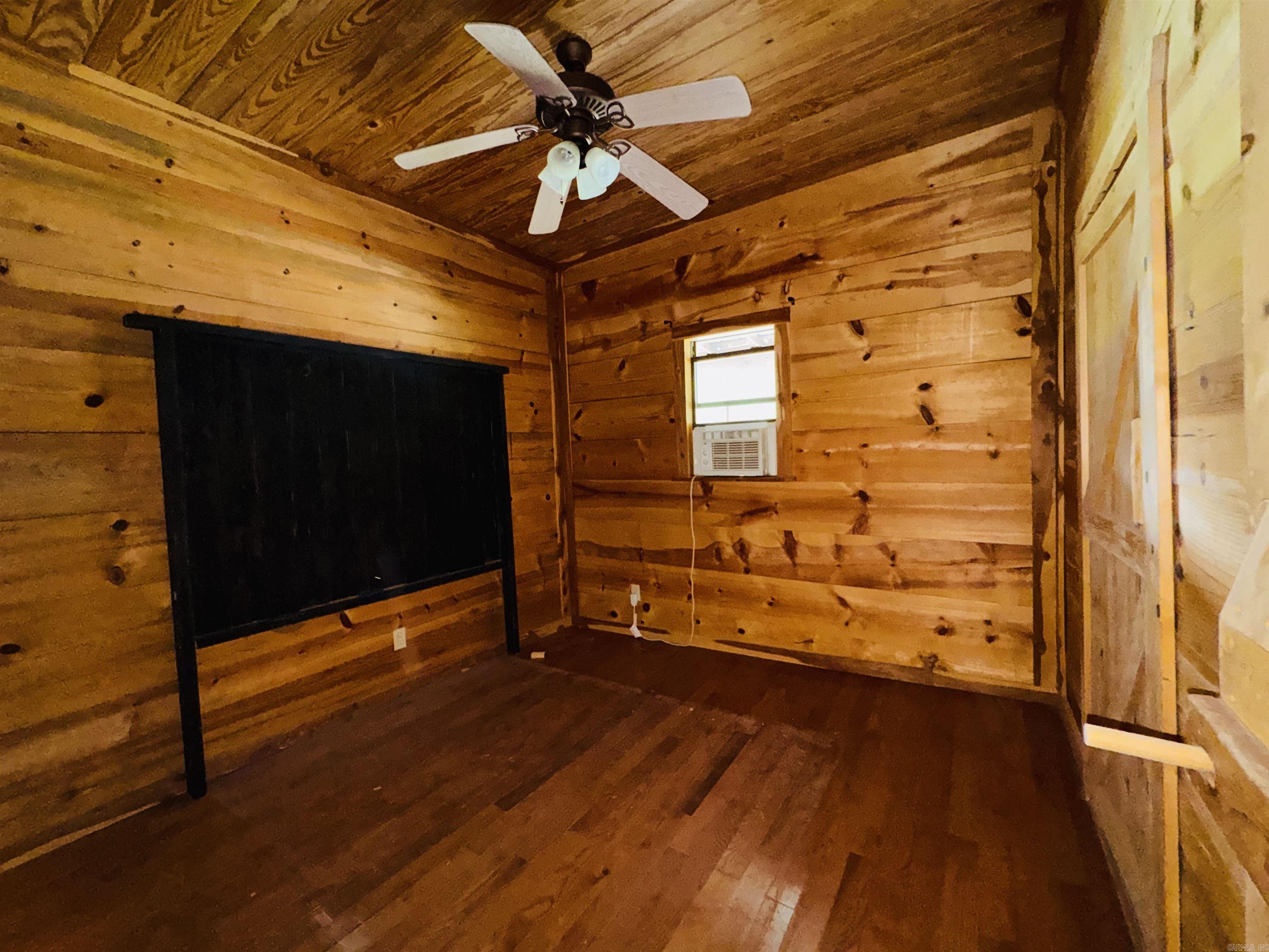 406 Cedar  Mountain View, AR